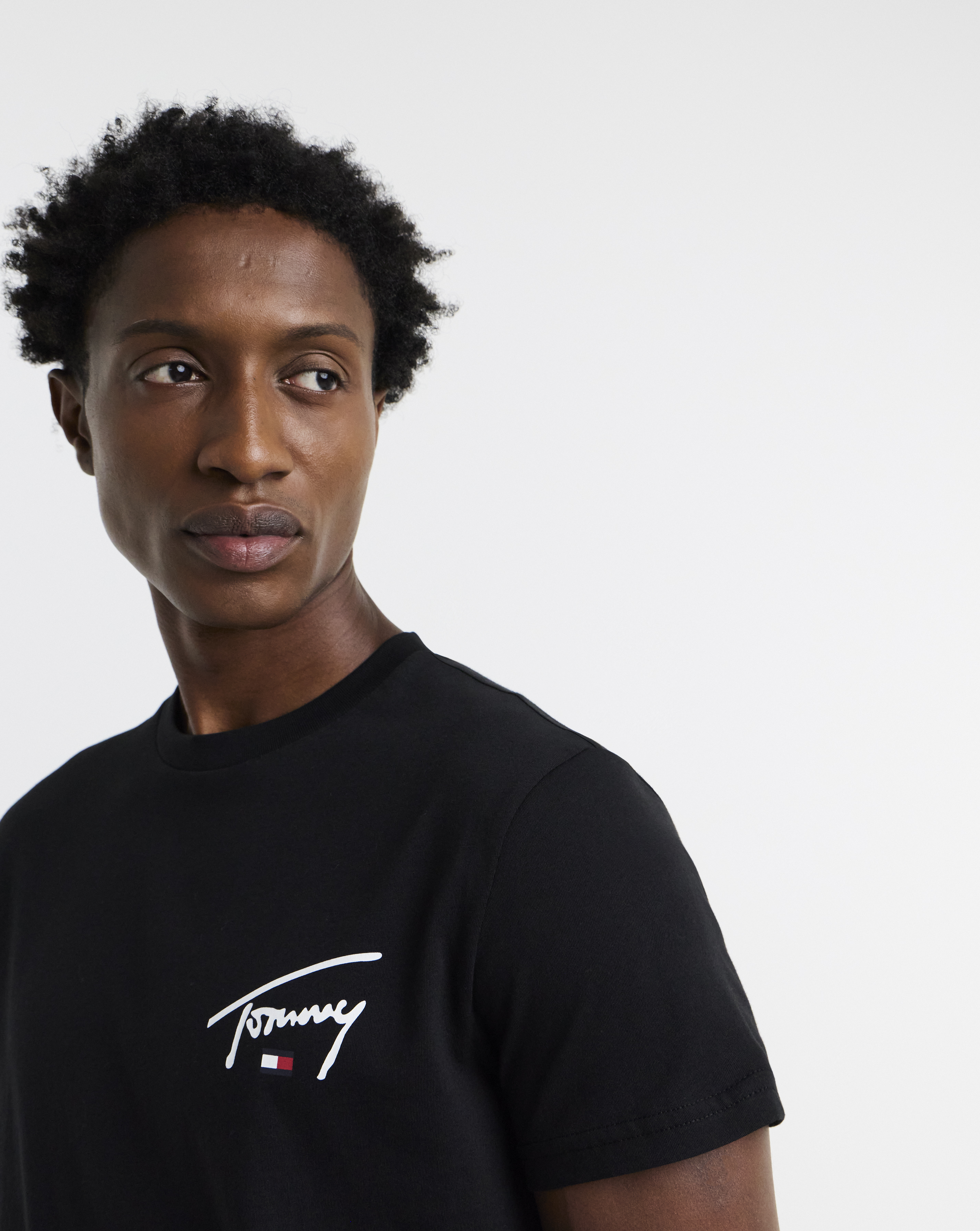Tommy Hilfiger Black Cotton Men's T-Shirt - L - Image 2