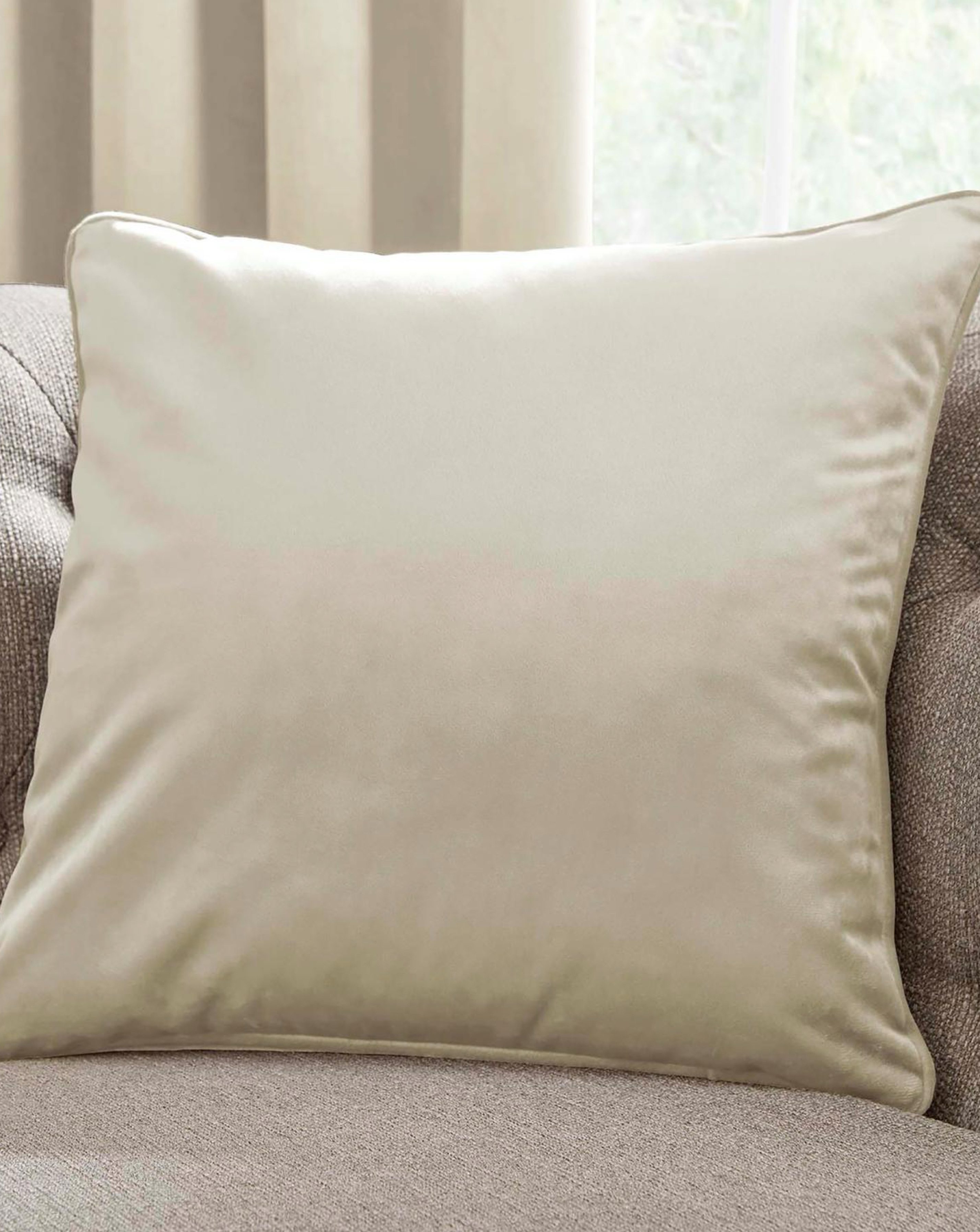 Laurence Bowen Montrose Filled Cushion