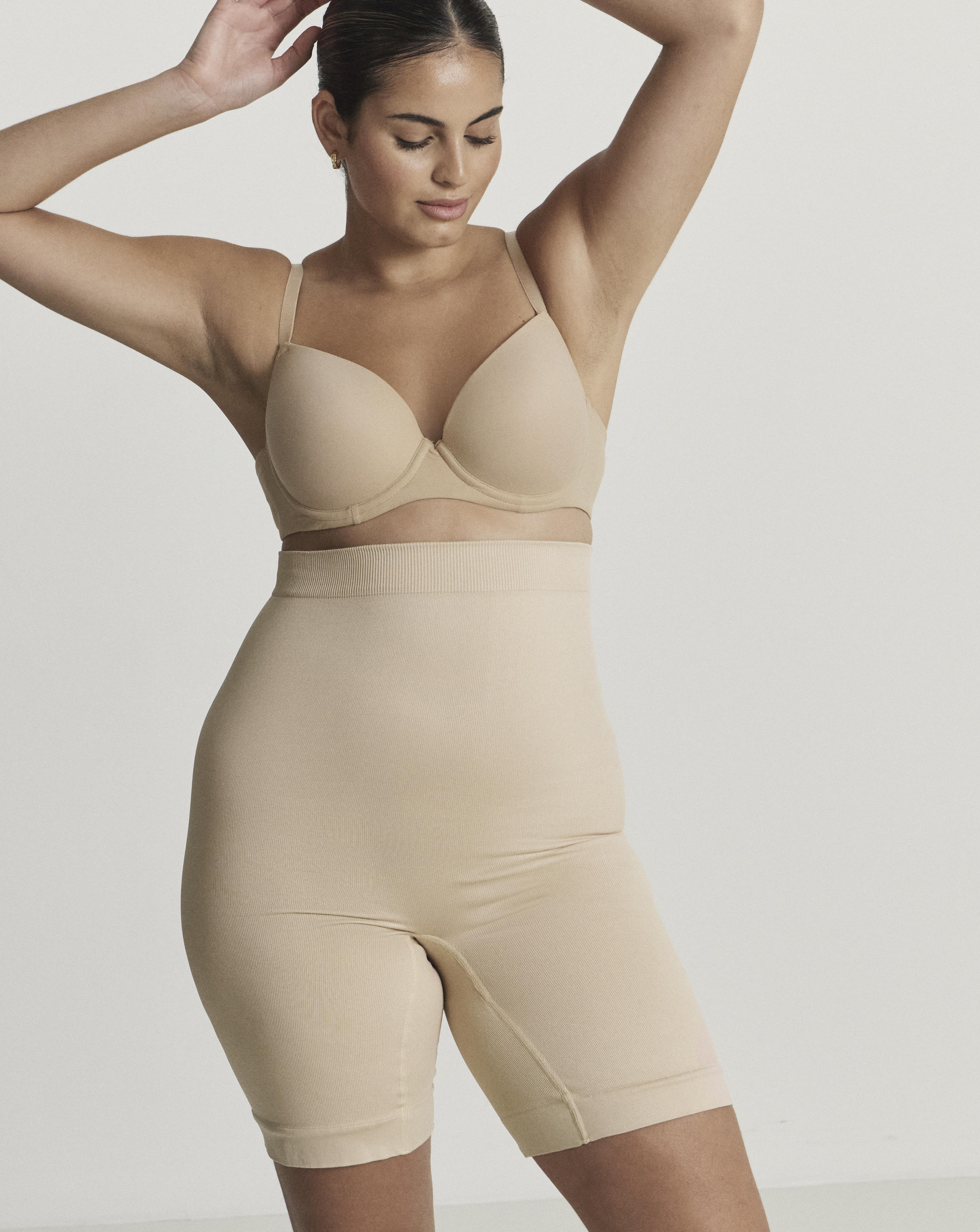Medium Control Seamfree Thighshaper