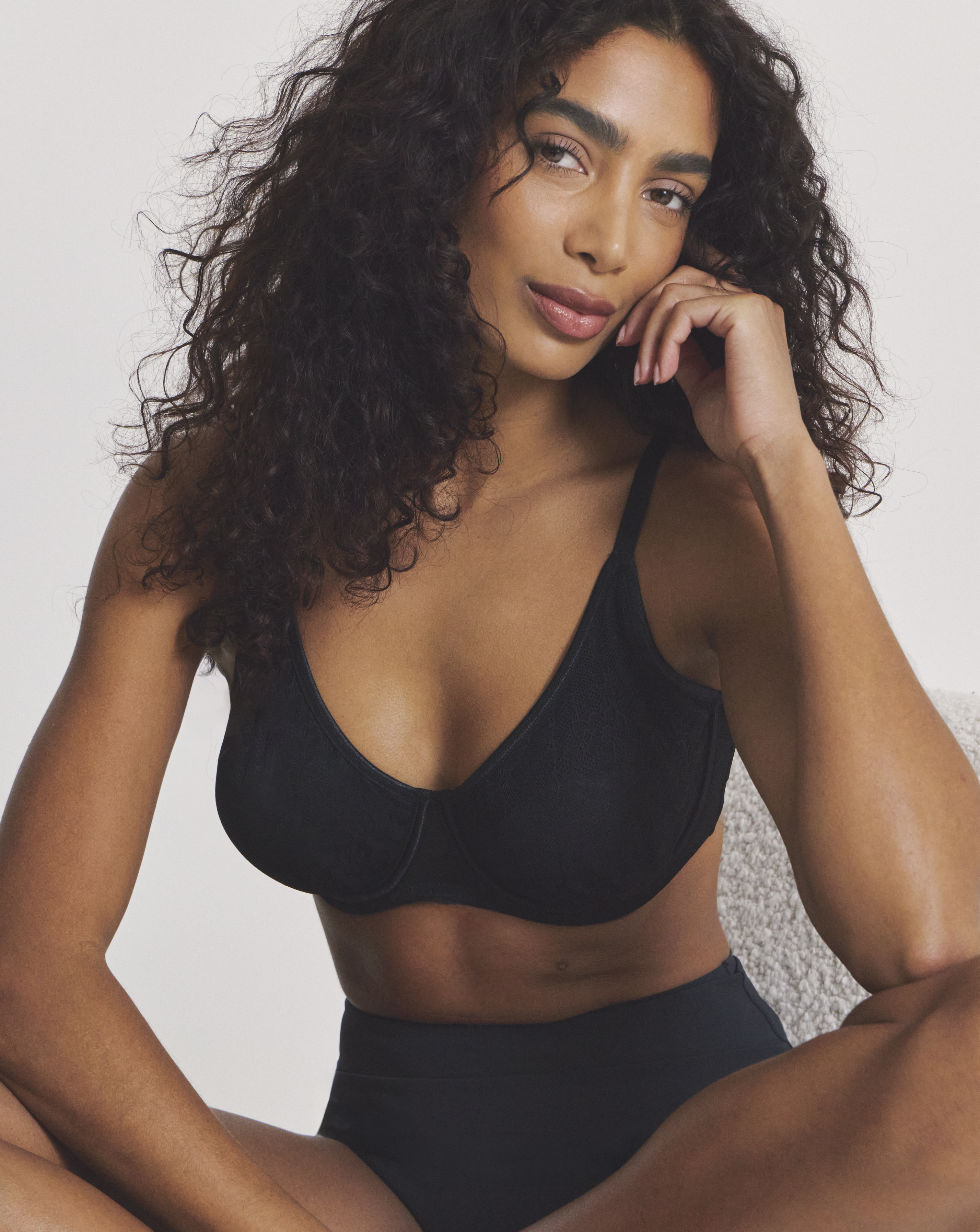 New In - Moulded Lace Wired Bra