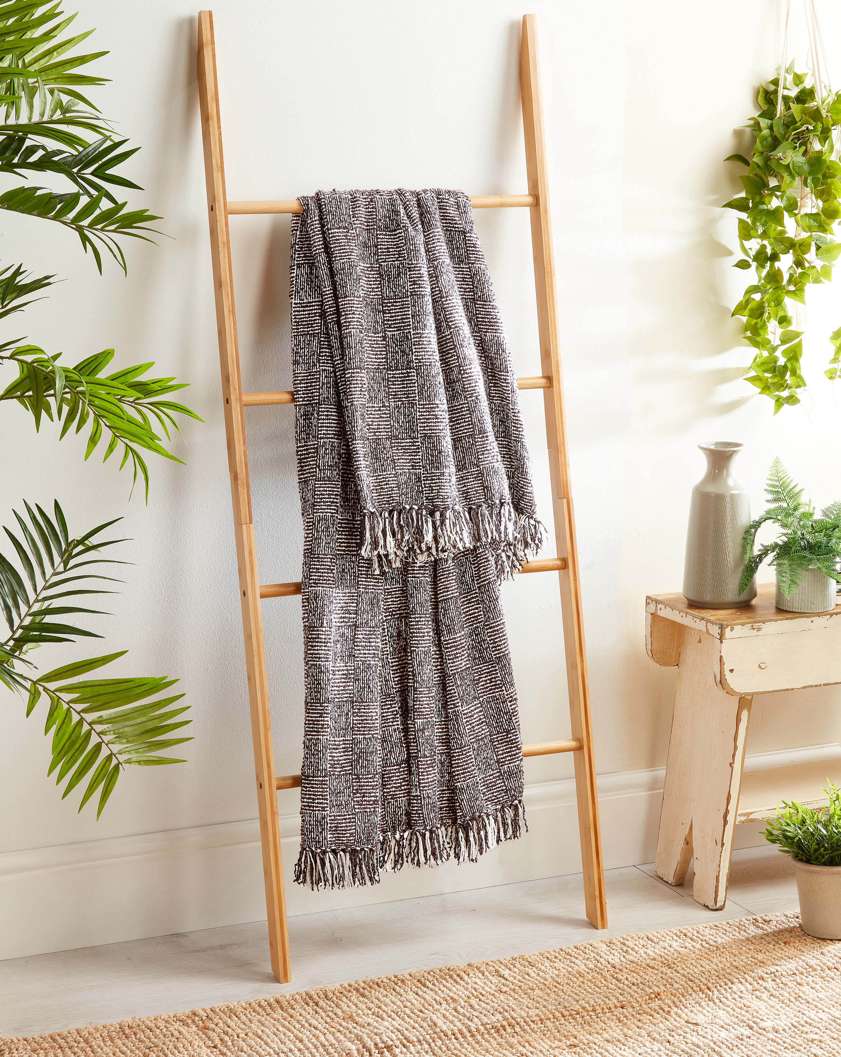 New In - Woven Crosshatch Indoor/Outdoor Throw