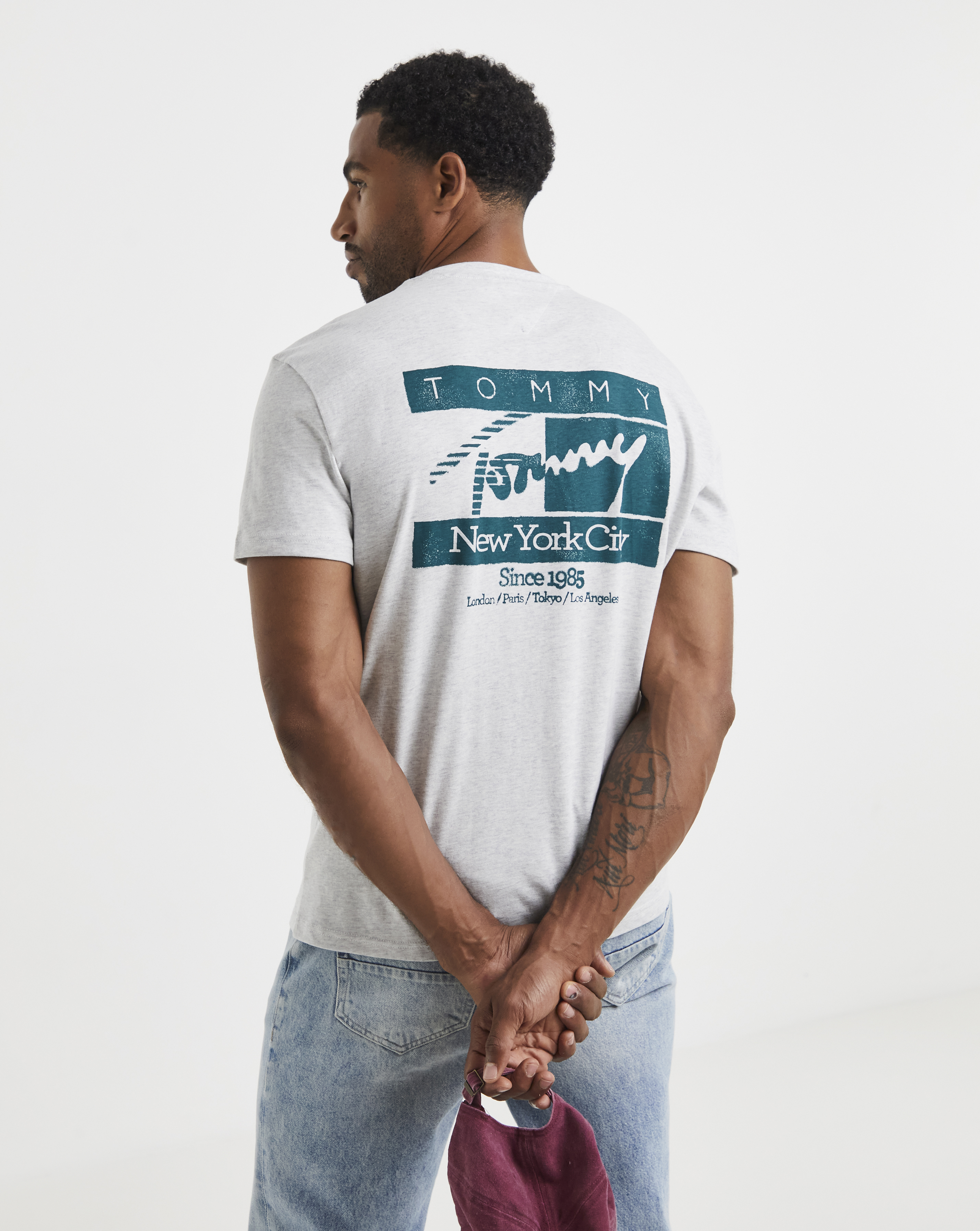 New In - Tommy Jeans Flag T-Shirt