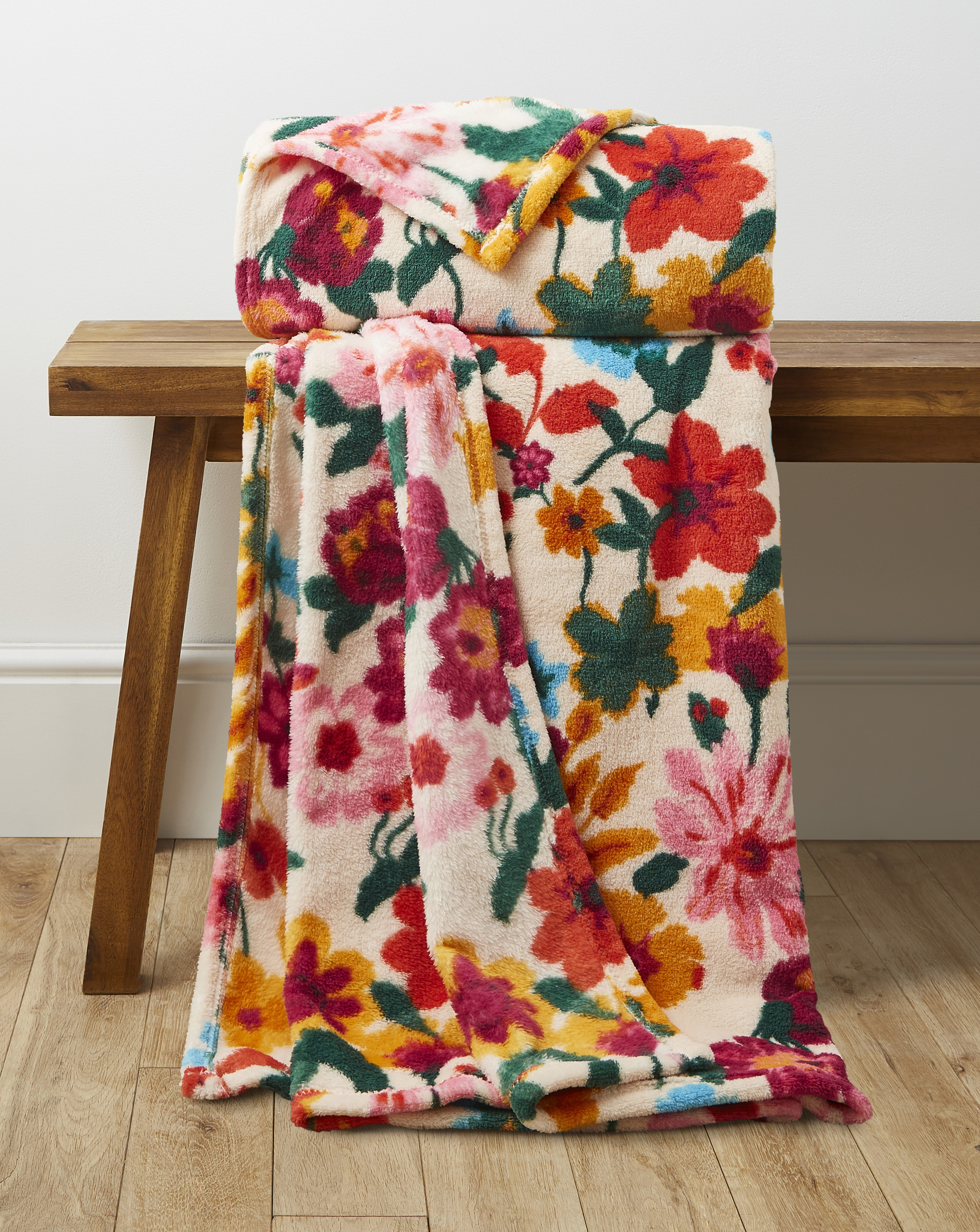 Gardenia Floral Printed Fleece Throw
