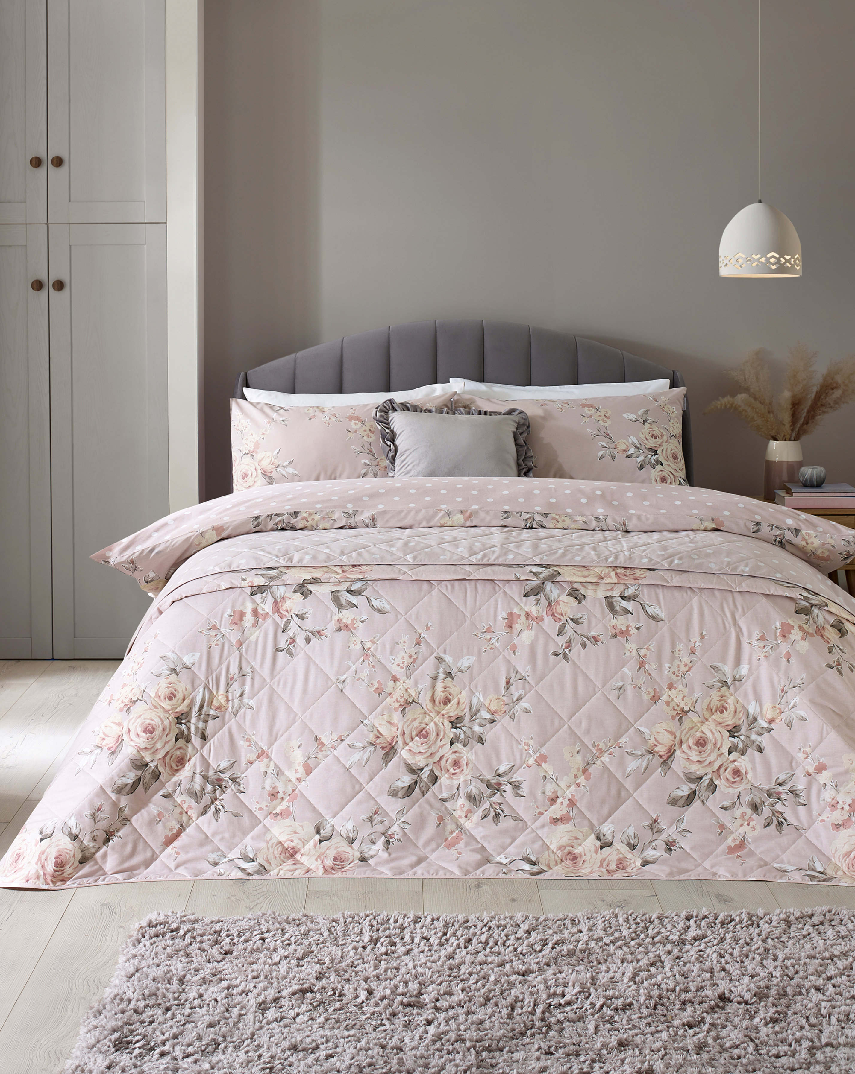 Catherine Lansfield Canterbury Floral Reversible Quilted 220x230cm Bedspread Blush Pink - Image 8