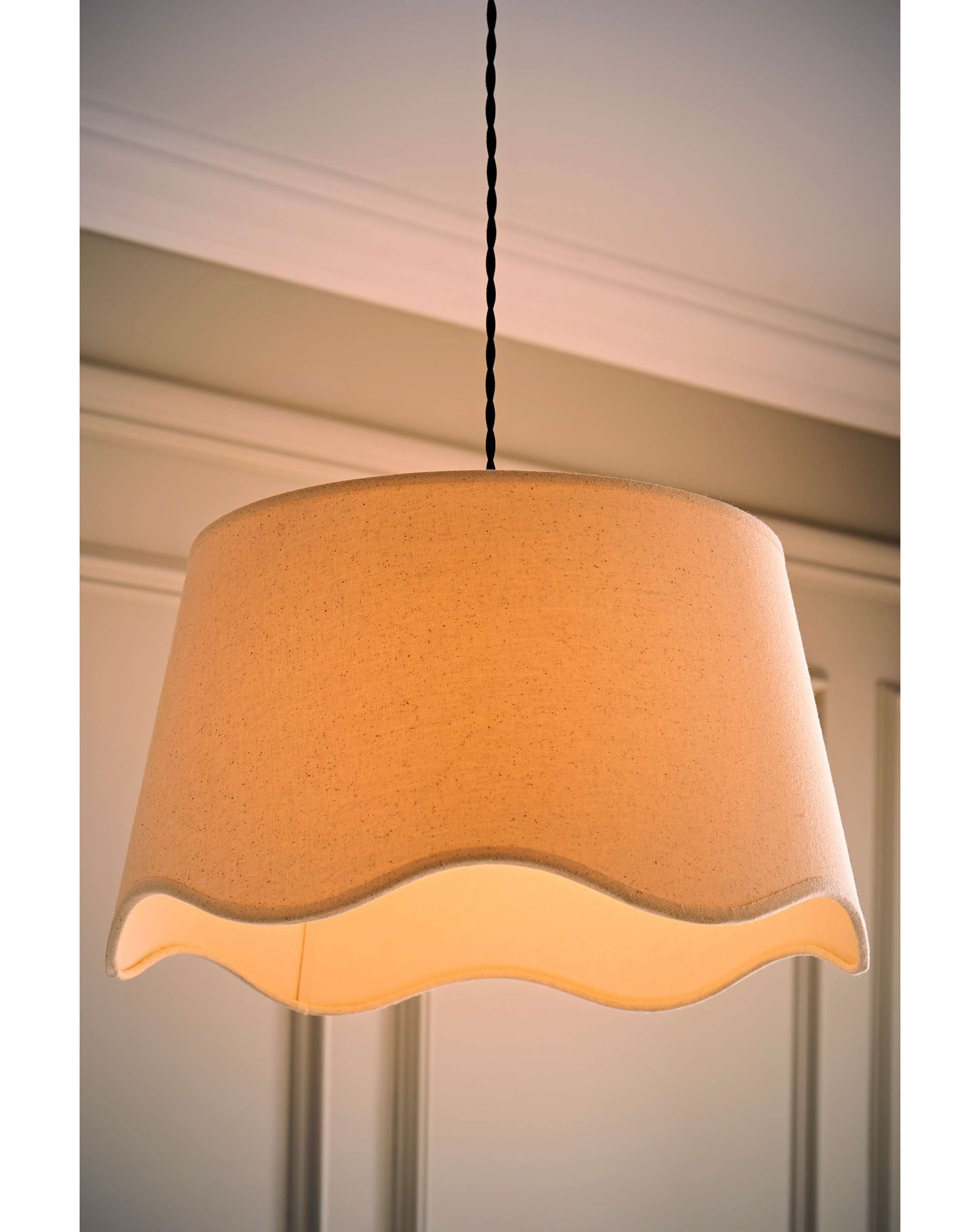 ValueLights Mabel Large Scalloped Bottom Natural Linen Shade 45cm