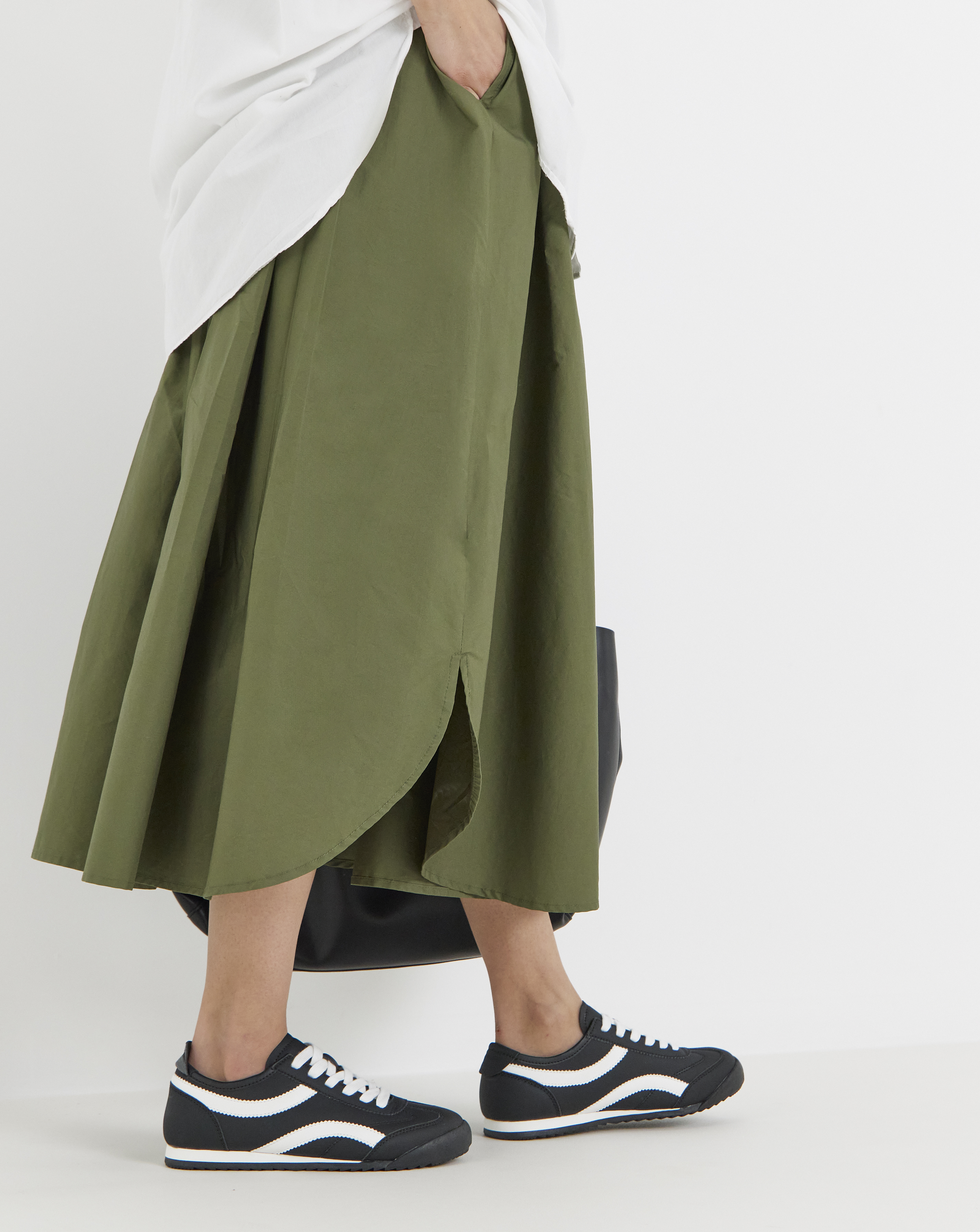 New In - Retro Slimline Trainer EEE Fit
