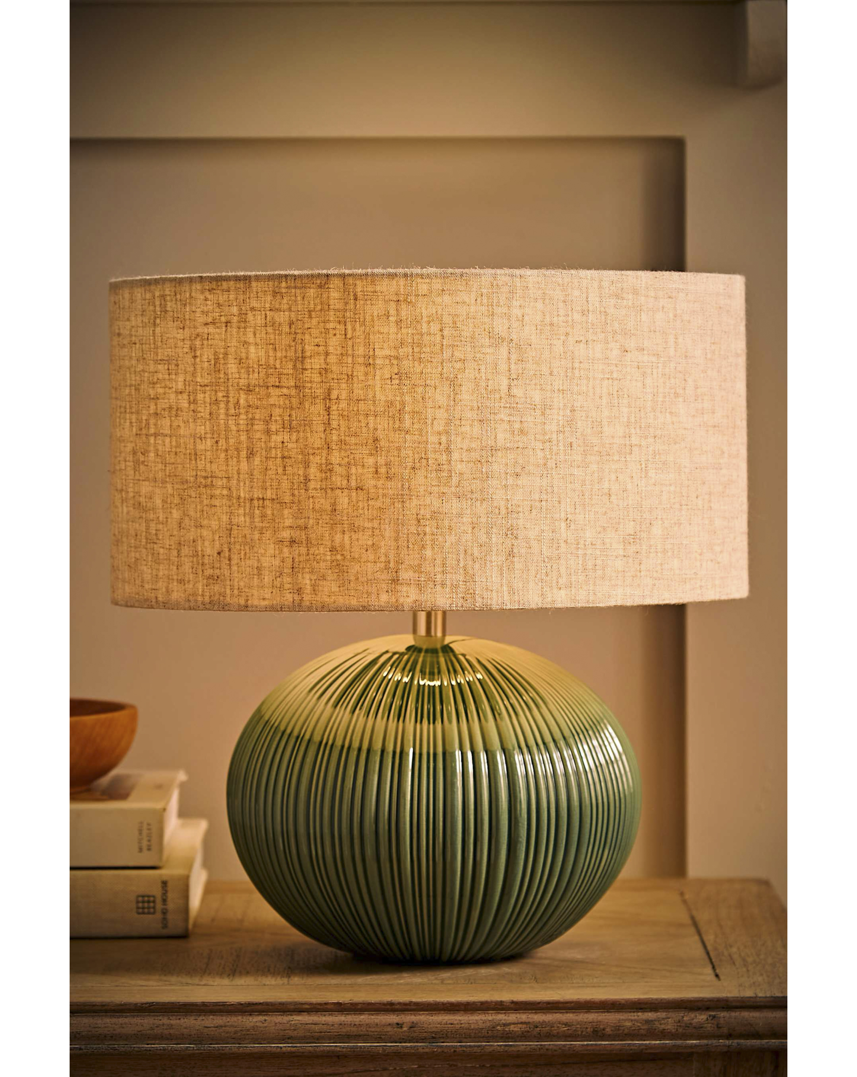 ValueLights Rebecca Ribbed Ceramic Table Lamp with Linen Shade