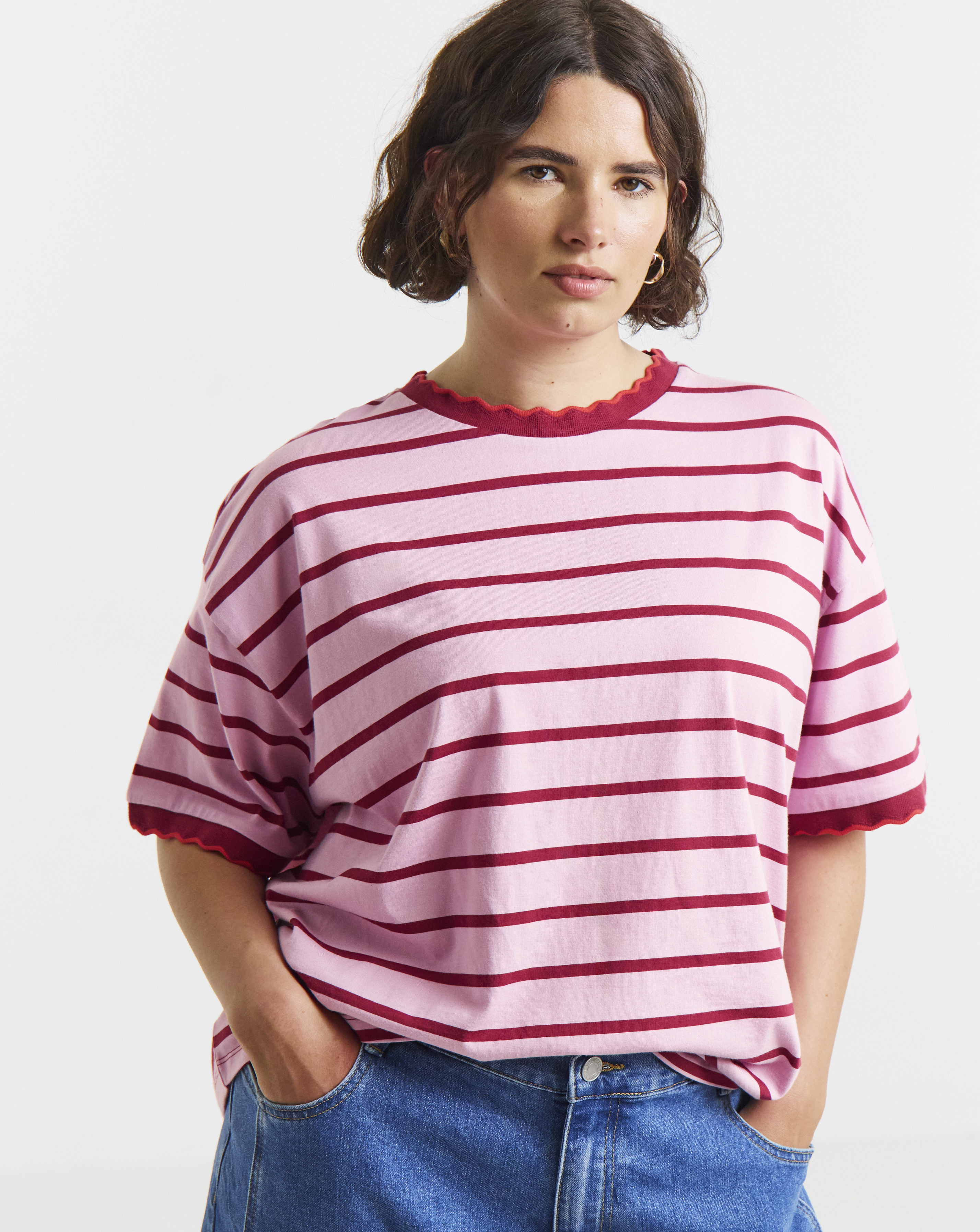 New In - Scallop Trim Boxy T-Shirt