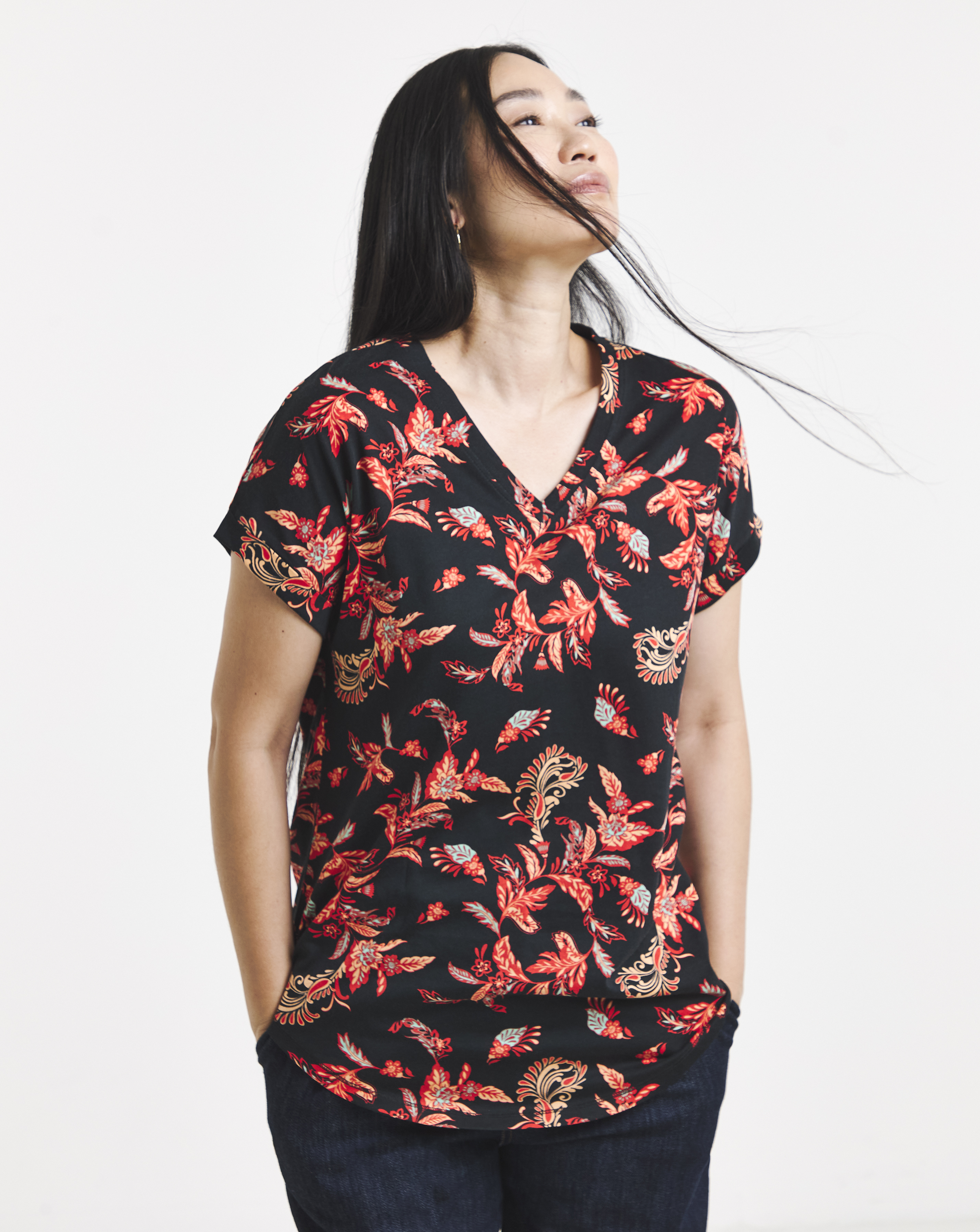 Print V-Neck Short Sleeve Longline Curved Hem Top