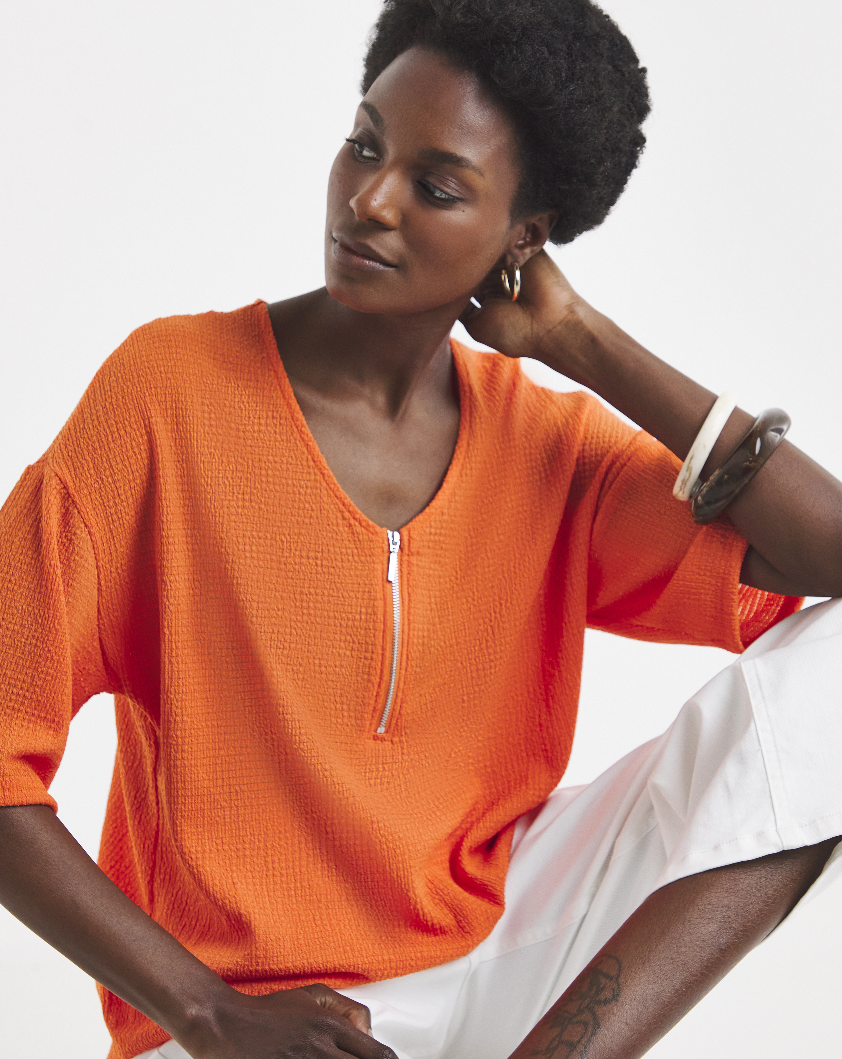 Textured V-Neck Zip Front SS