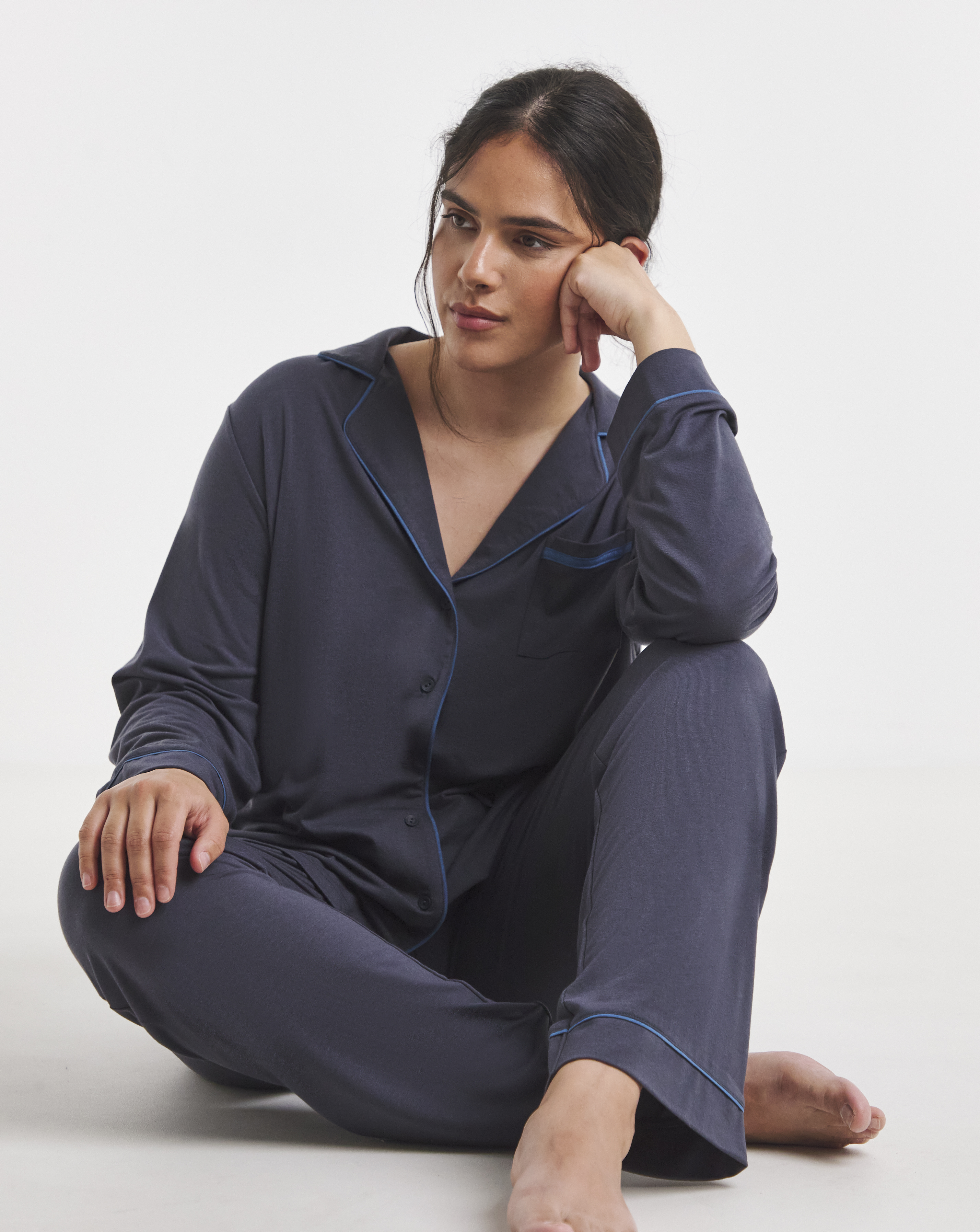 New In - Contrast Piping Revere Pyjama Set
