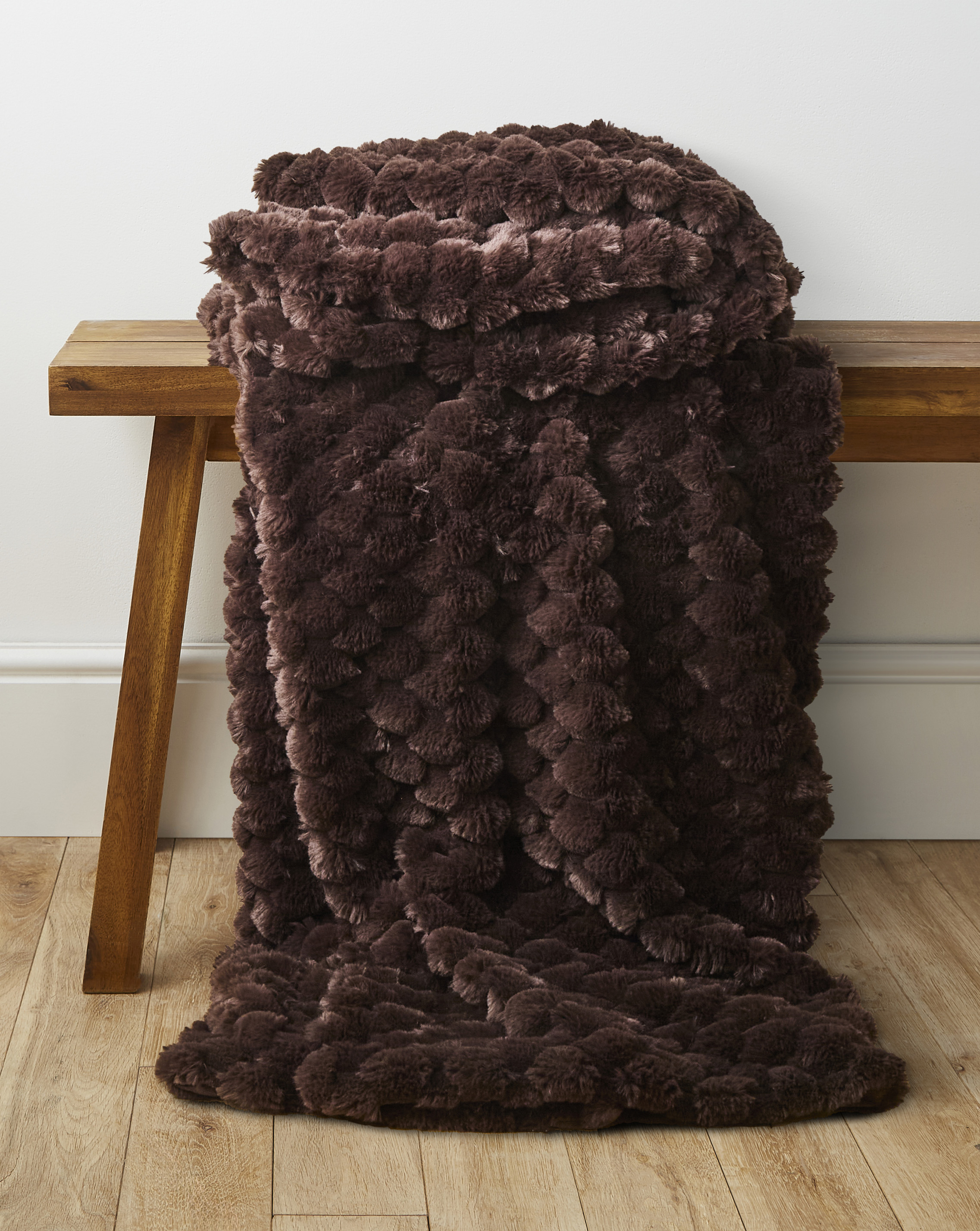 Scallop Faux Fur Throw - Chocolate