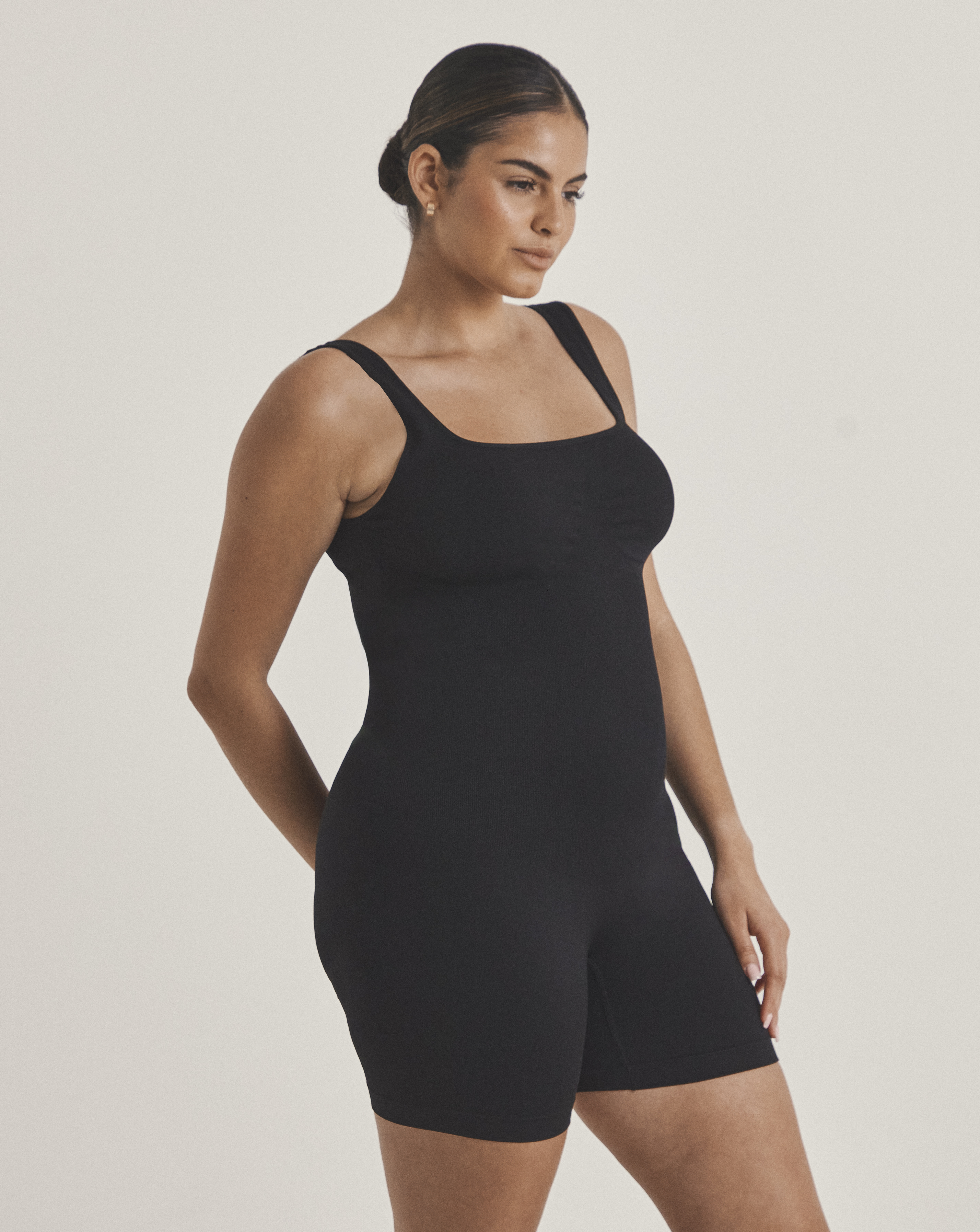 New In - Seamfree Shaping Short Bodysuit