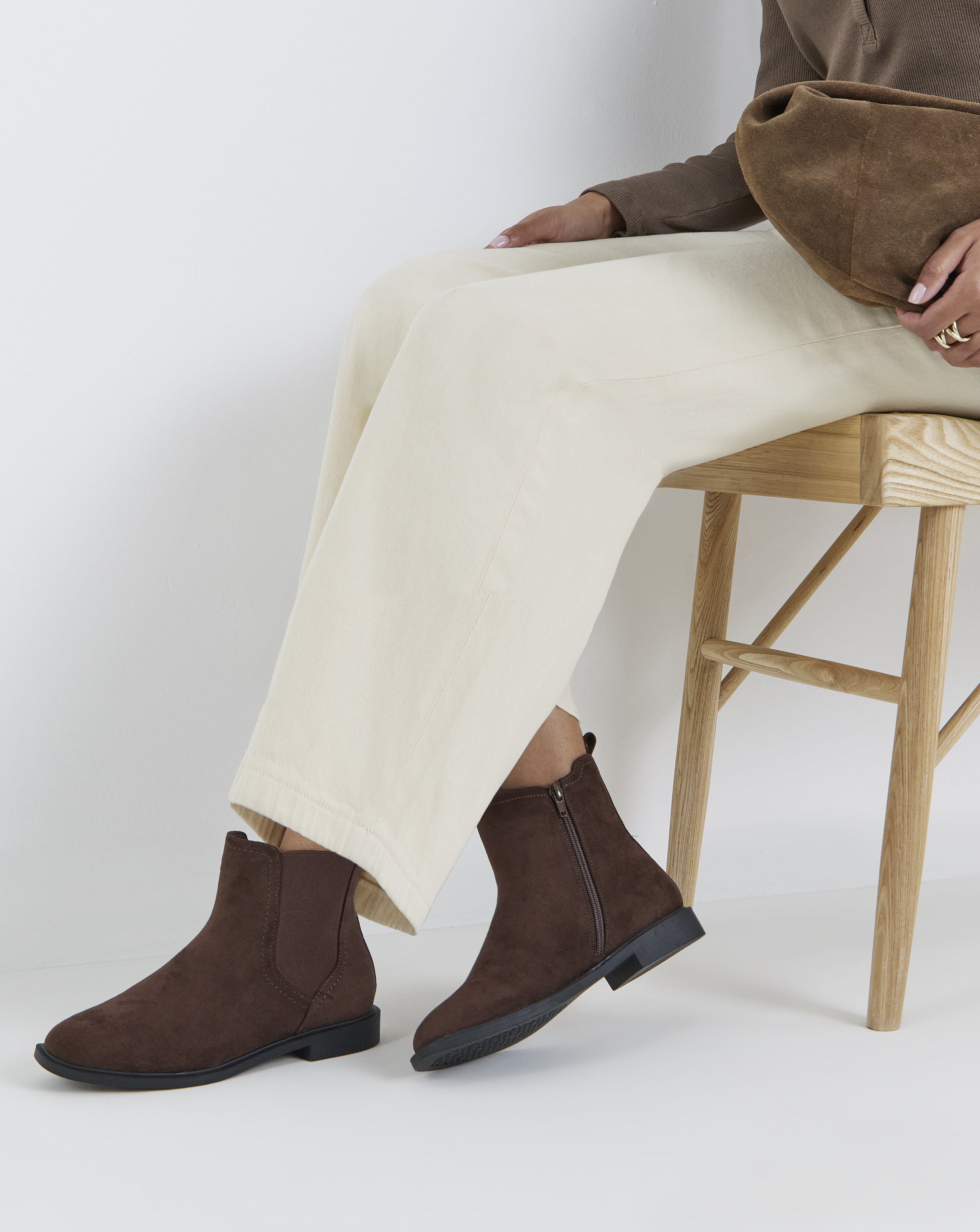 New In - Classic Chelsea Boot Standard
