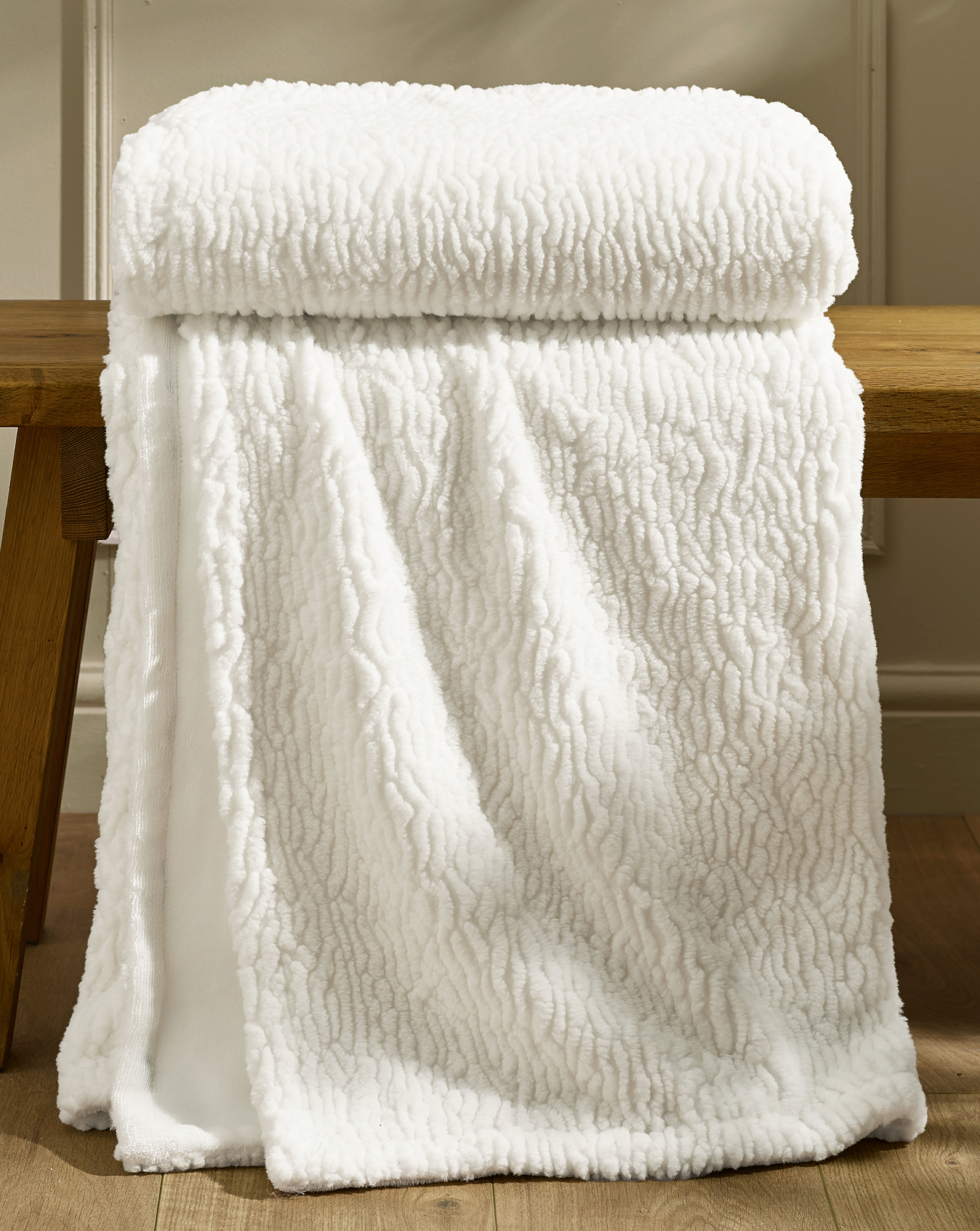 Catherine Lansfield Textured Wave Soft And Cosy Faux Fur Sherpa Throw - Image 8