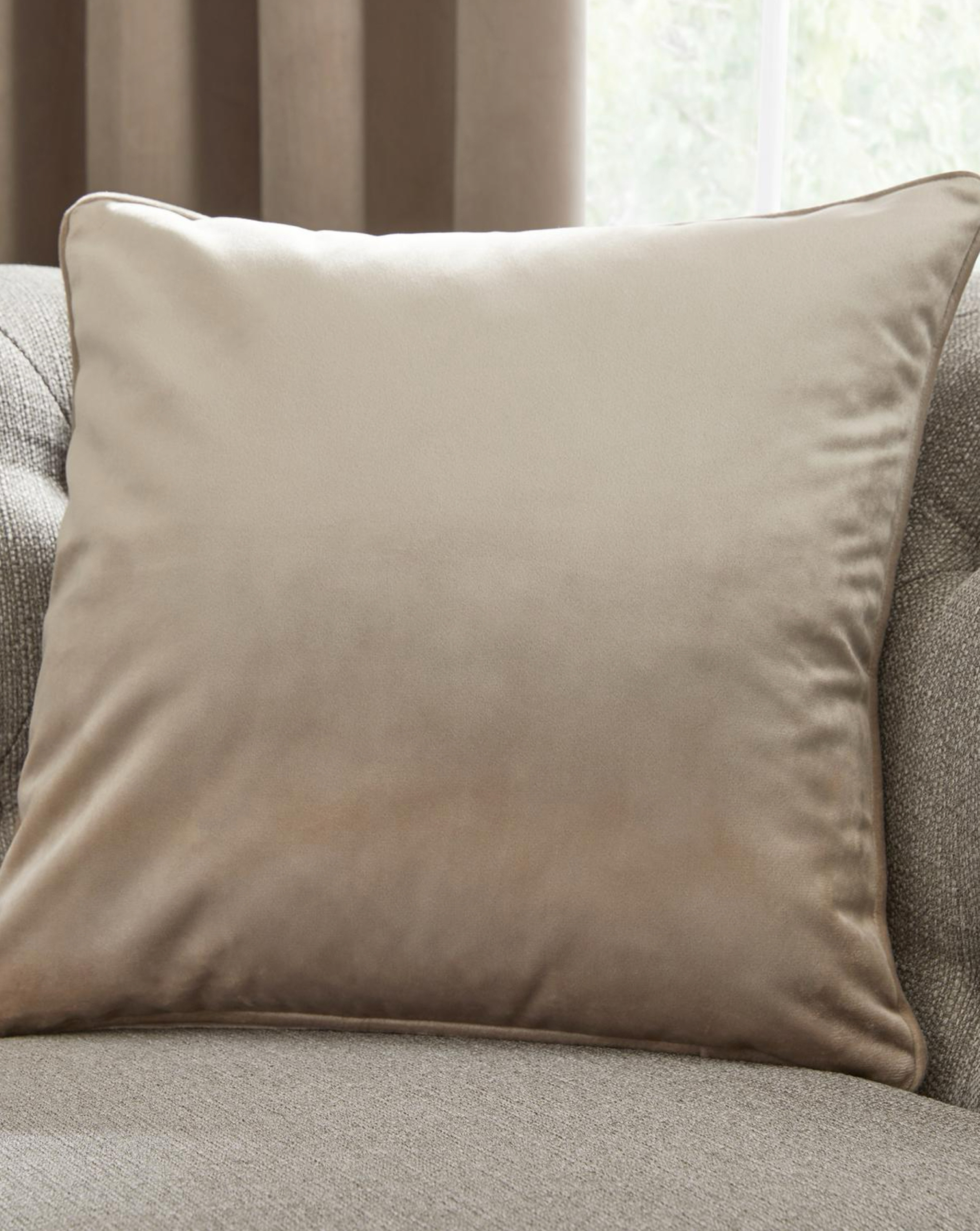 Laurence Bowen Montrose Filled Cushion