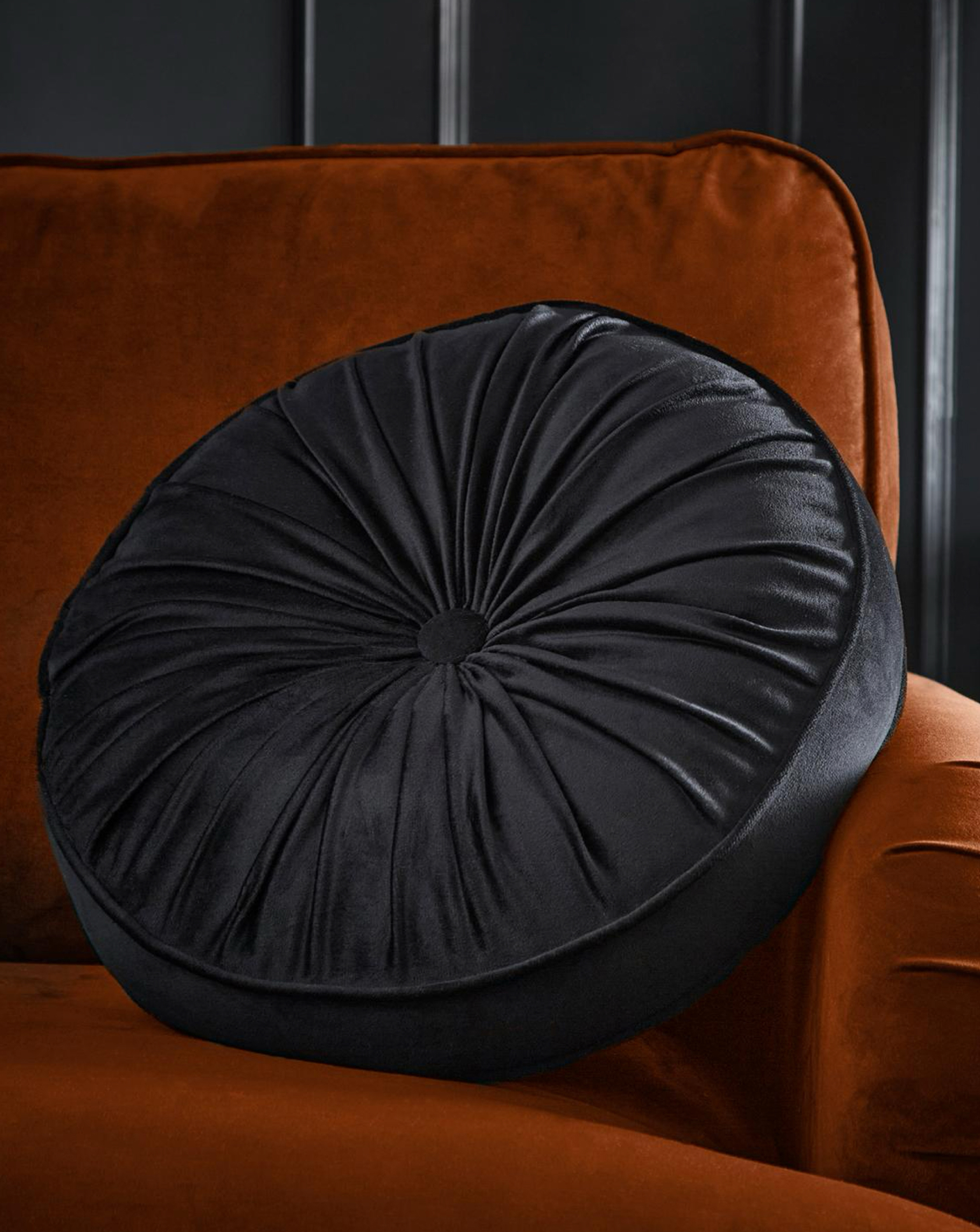 Laurence Llewelyn-Bowen Round Pleat Round Cushion