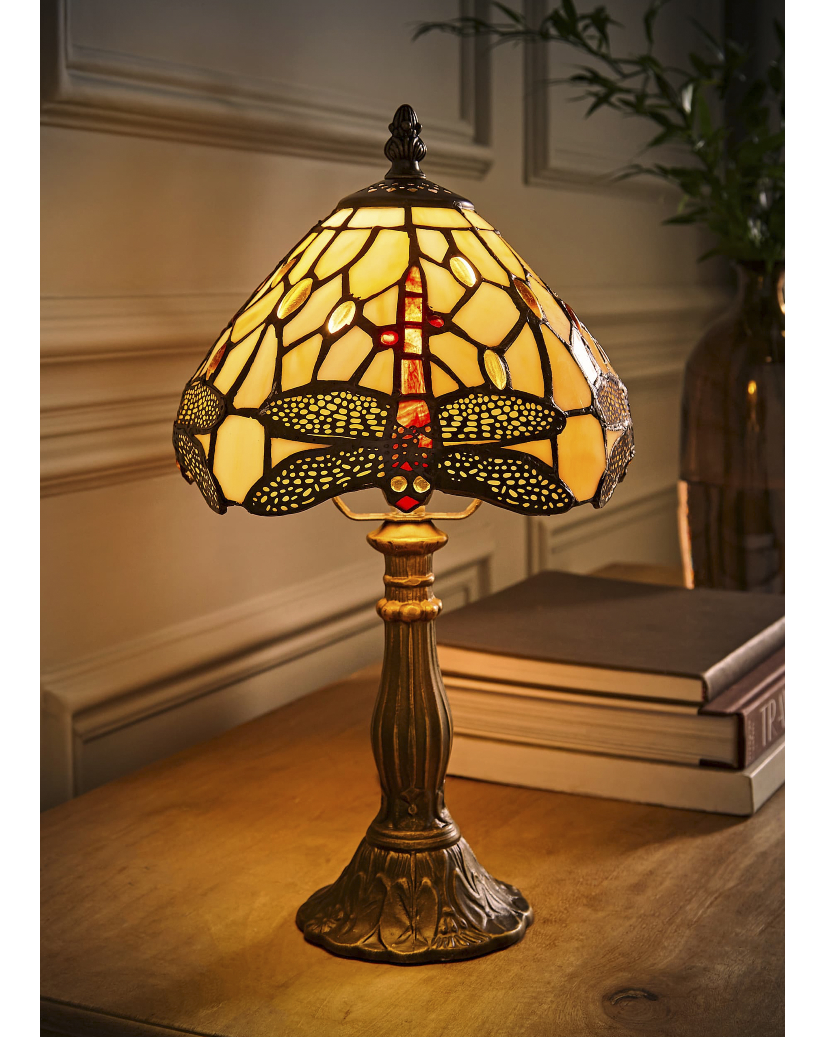 Valuelights Men's Multi Tiffany Dragonfly Table Lamp