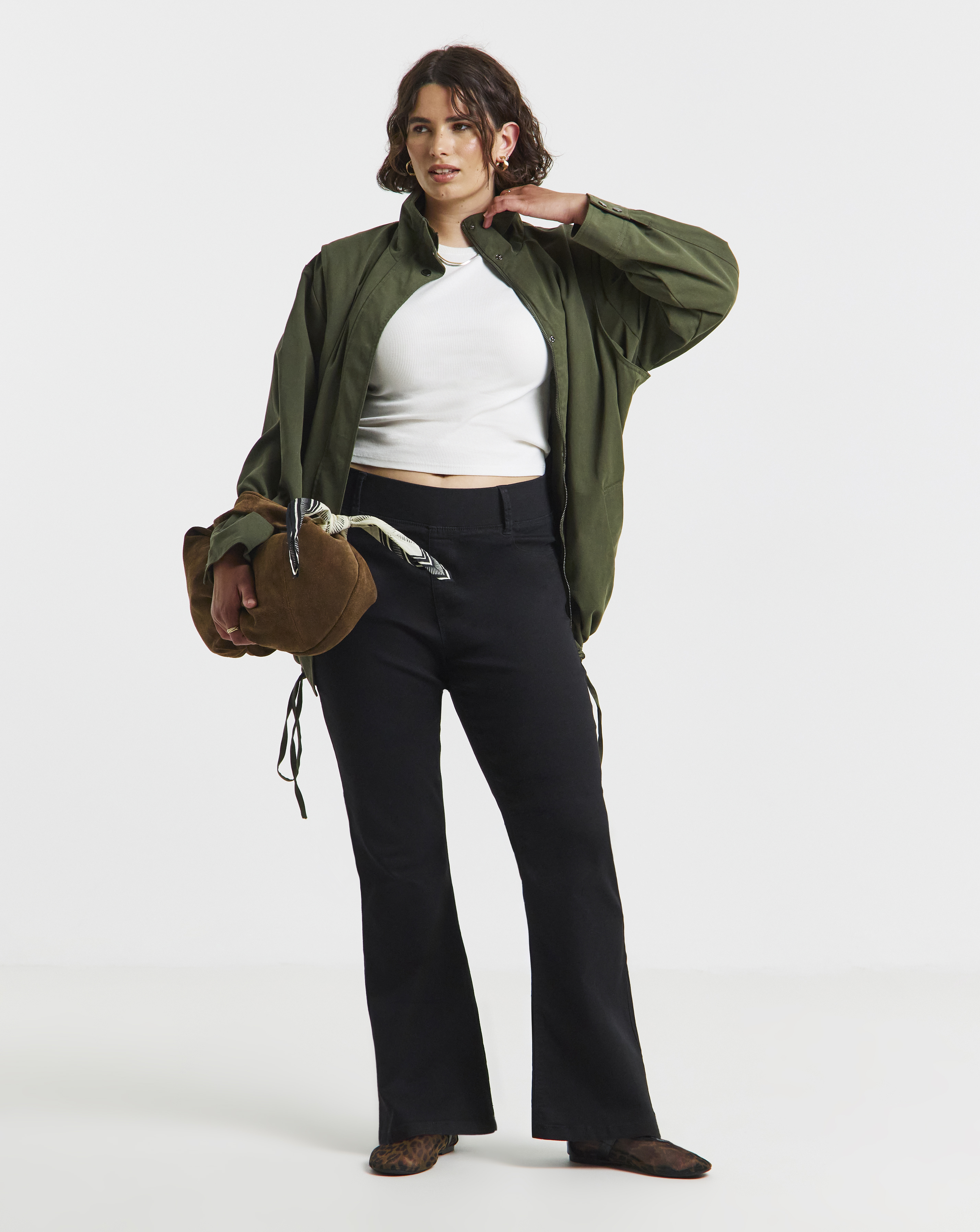 Black Flared Pull On Jeggings