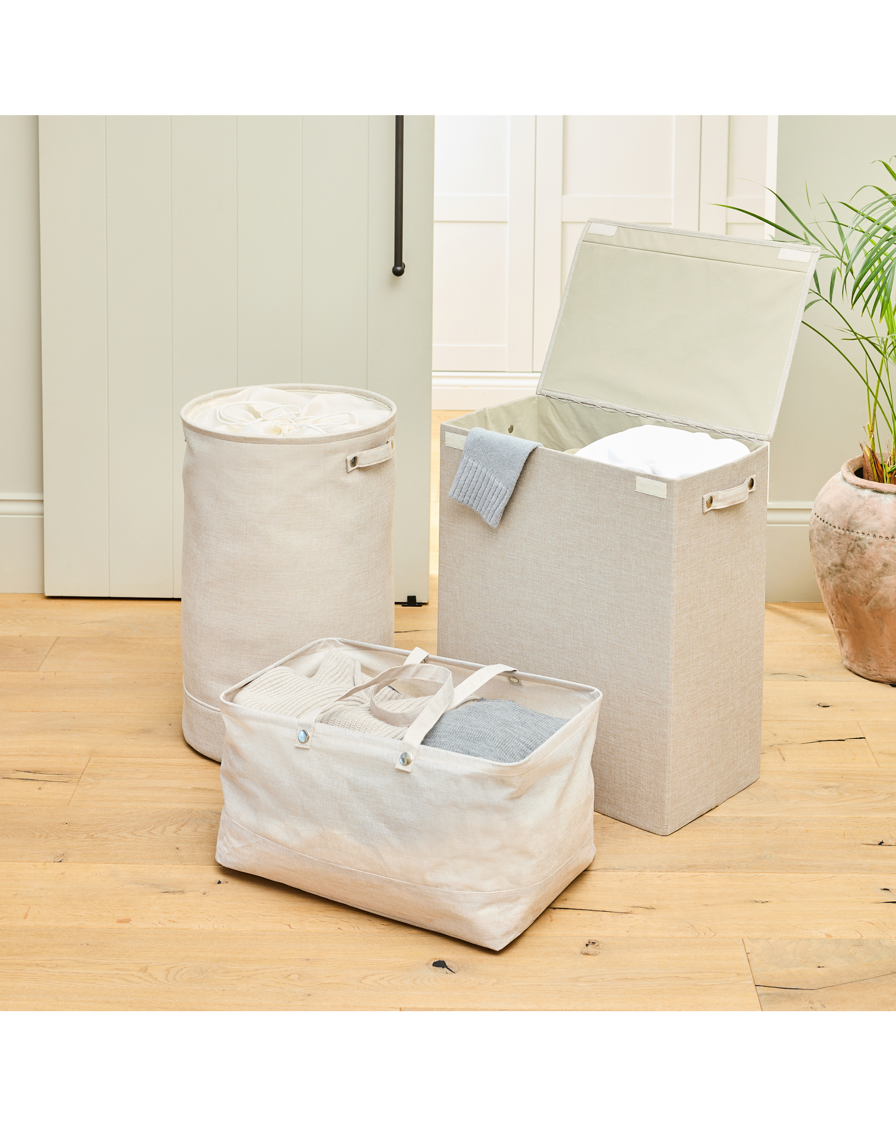 Collapsible Water-Resistant Laundry Bag