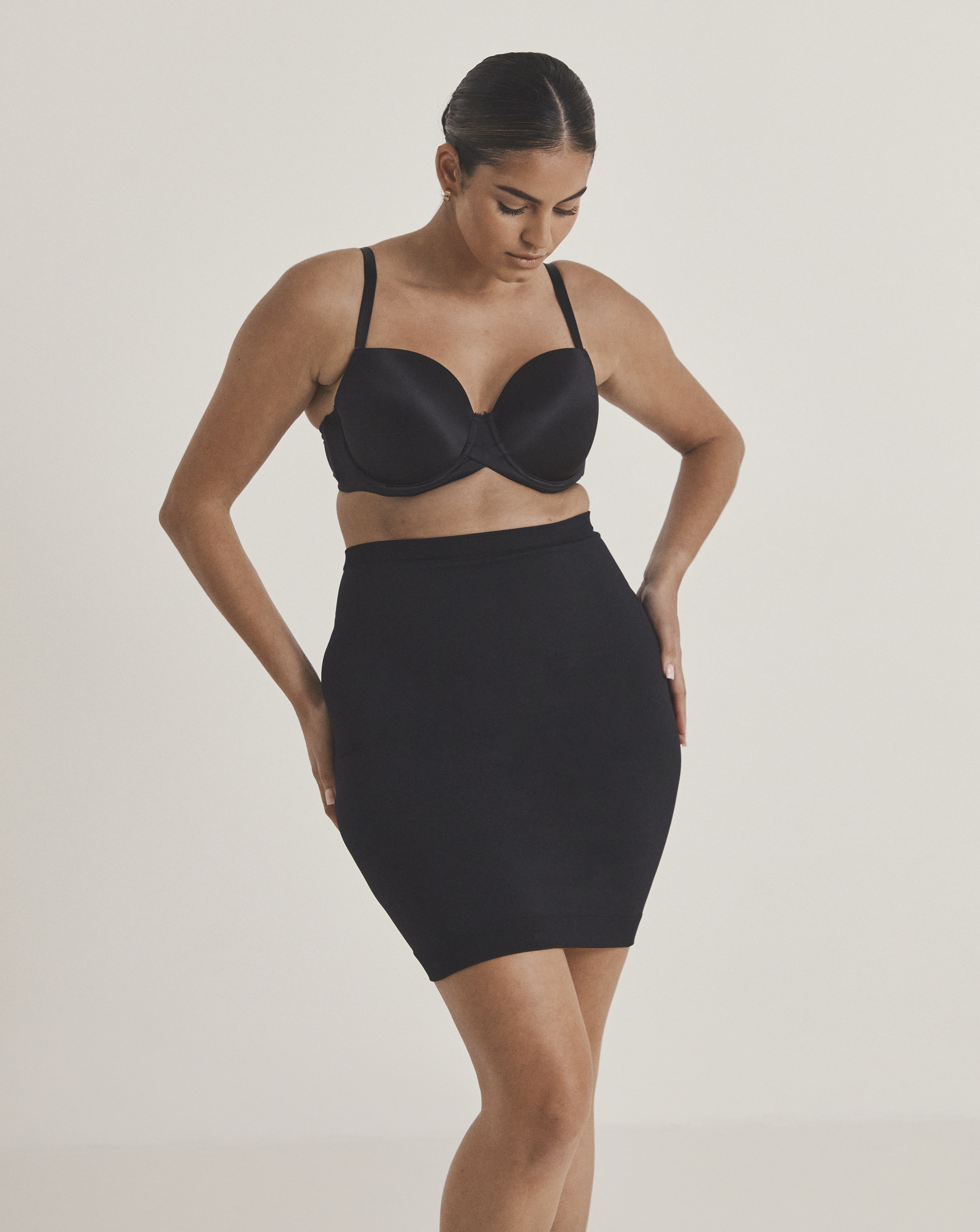 New In - Seamfree Shaping Slip Skirt
