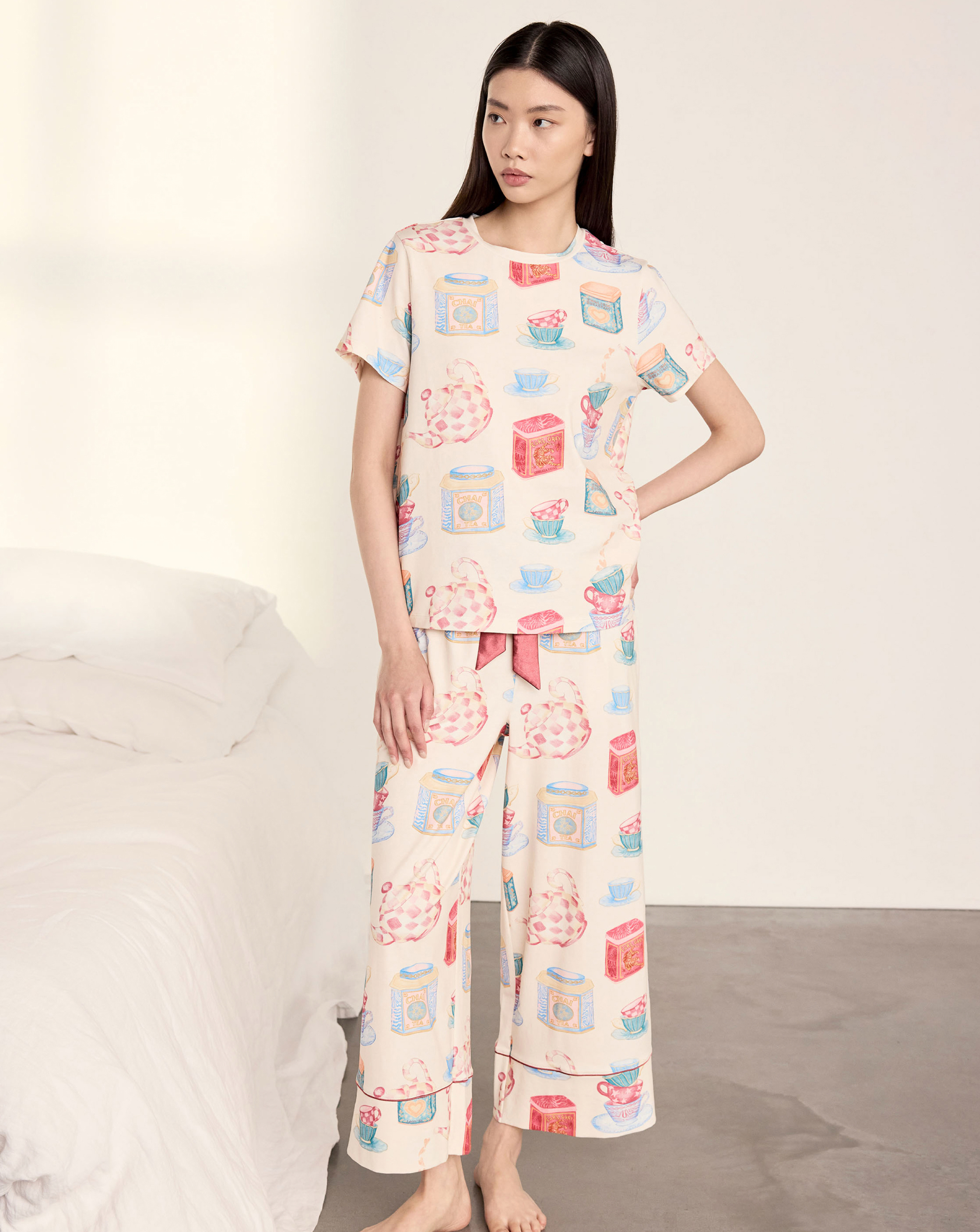 Chelsea Peers Cotton Crew Neck T-Shirt & Capri Bottoms Tea Party Print