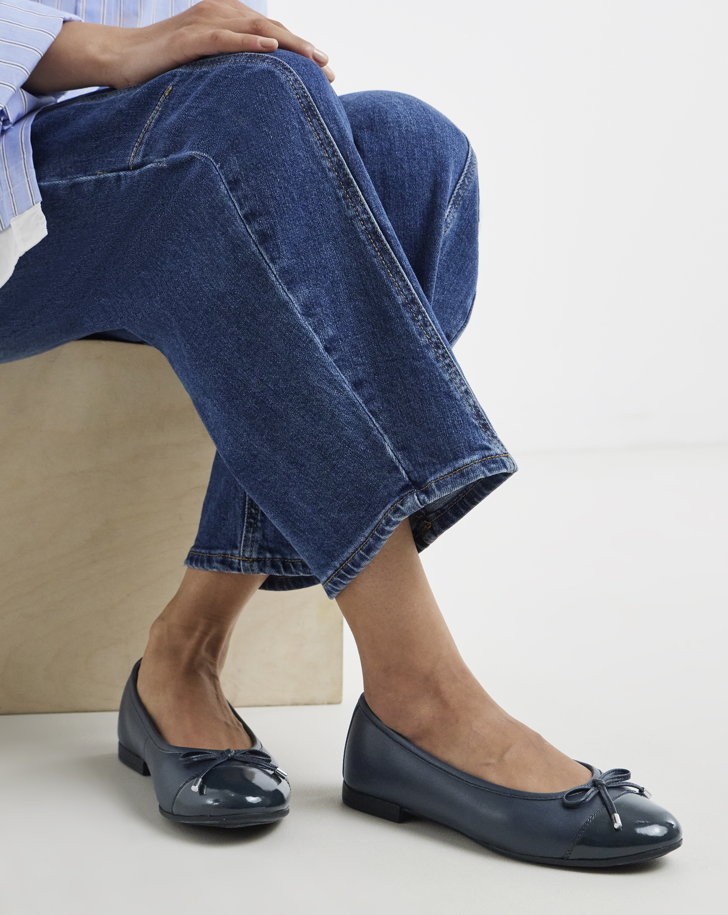 Classic Leather Ballerina Shoes Wide Navy