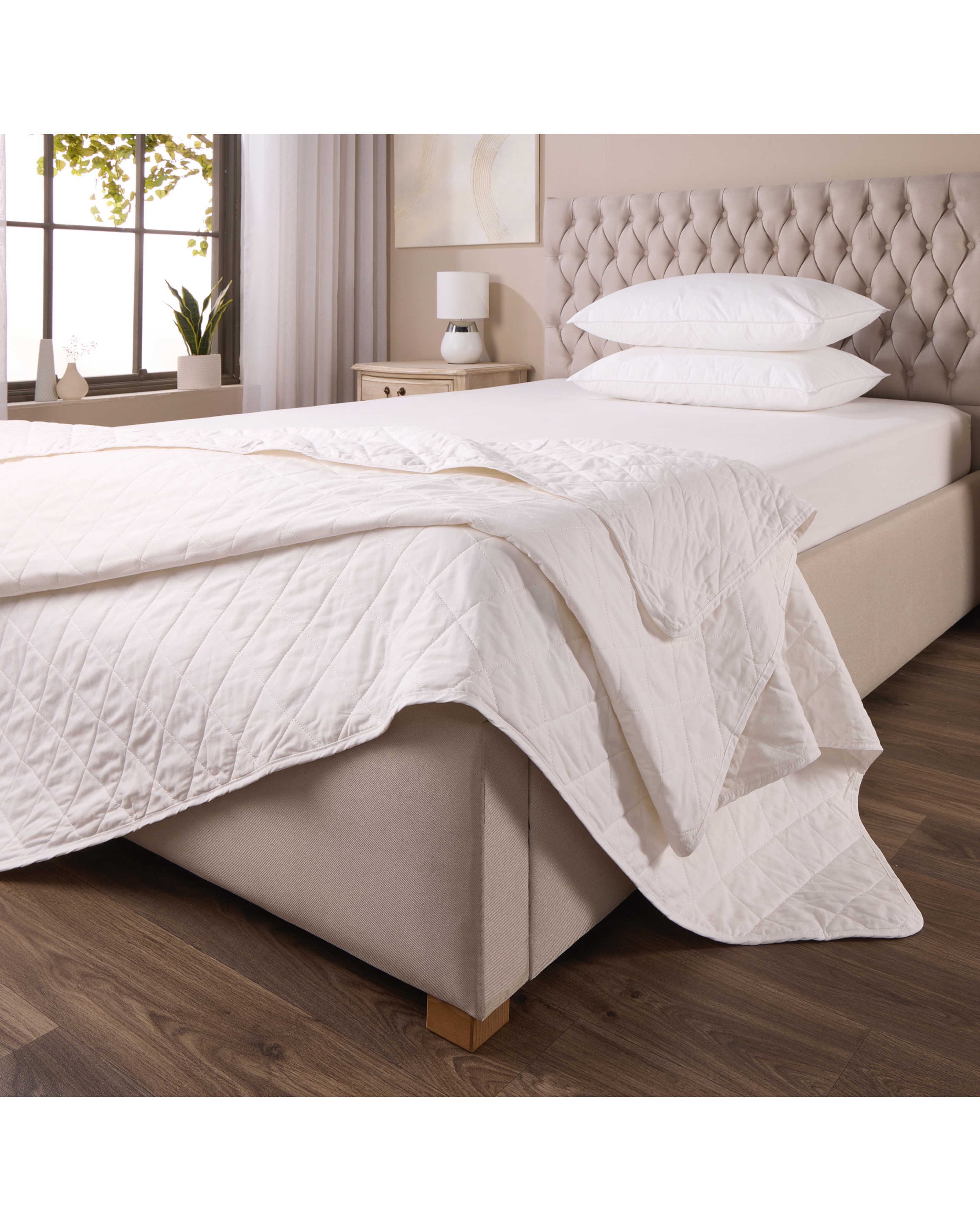 New In - Downland Ultra Light 3 Tog Summer Duvet