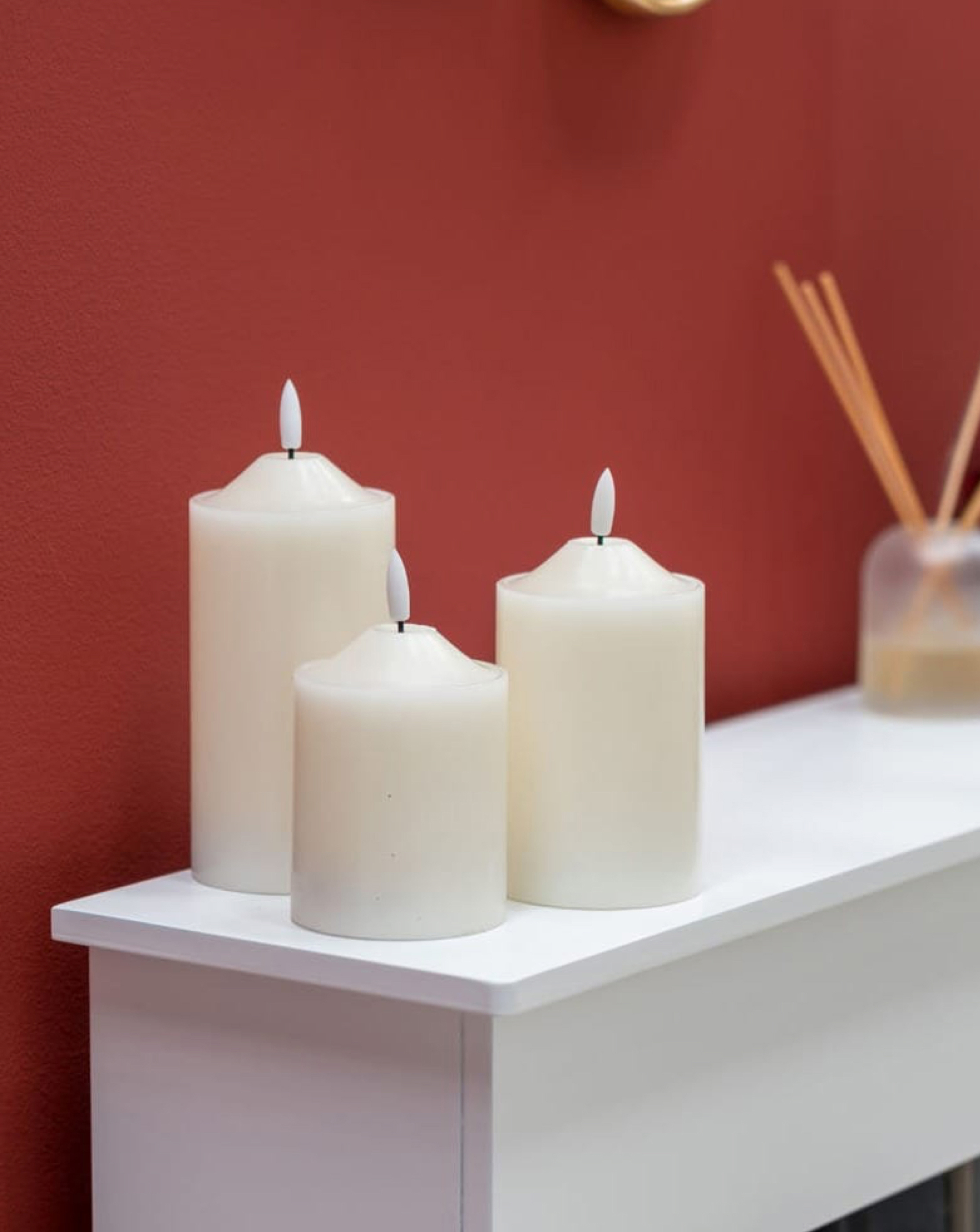 Valuelights Set Of 6 Led Flickering Candles With Remote Control - Image 2