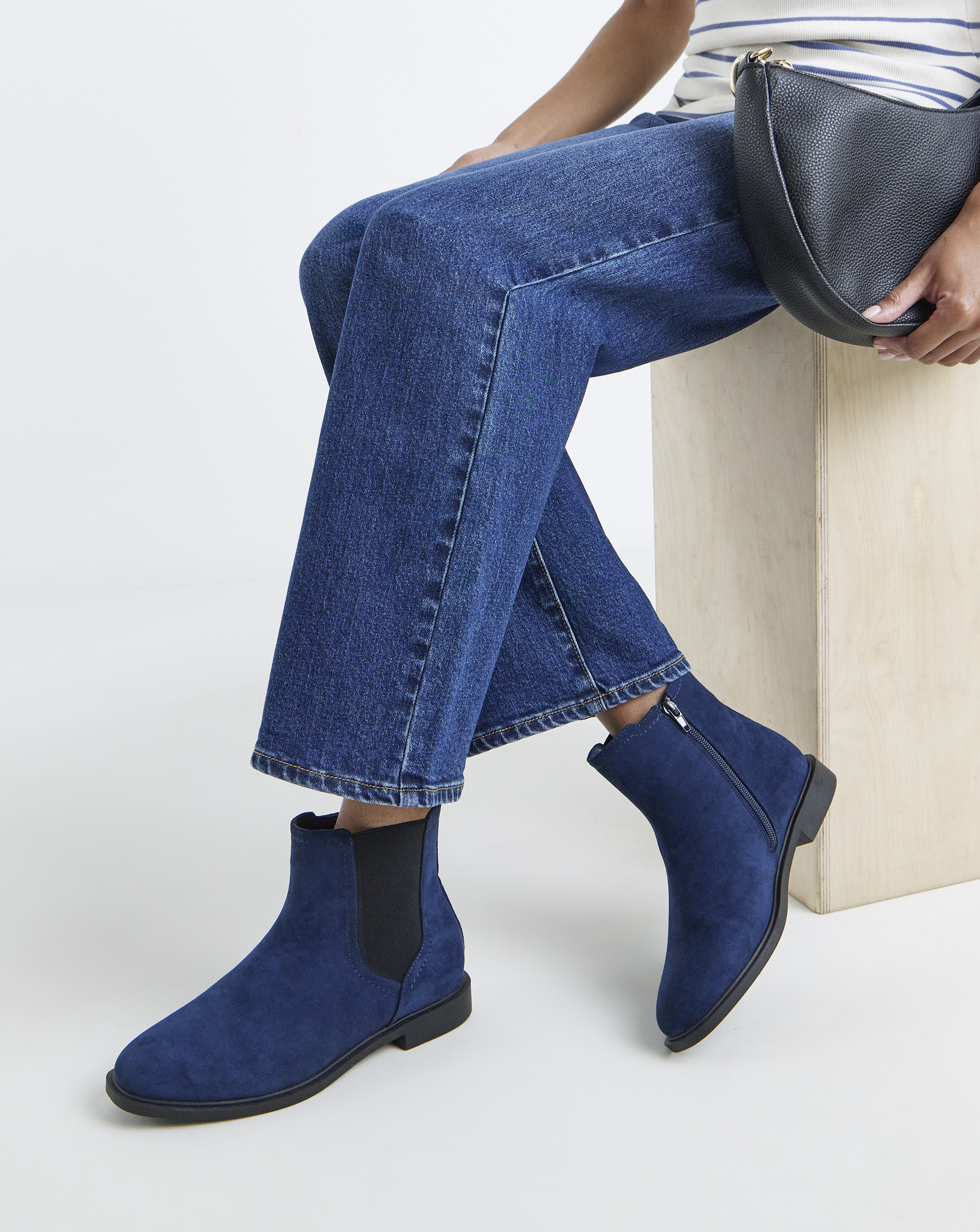 New In - Classic Chelsea Boot Standard