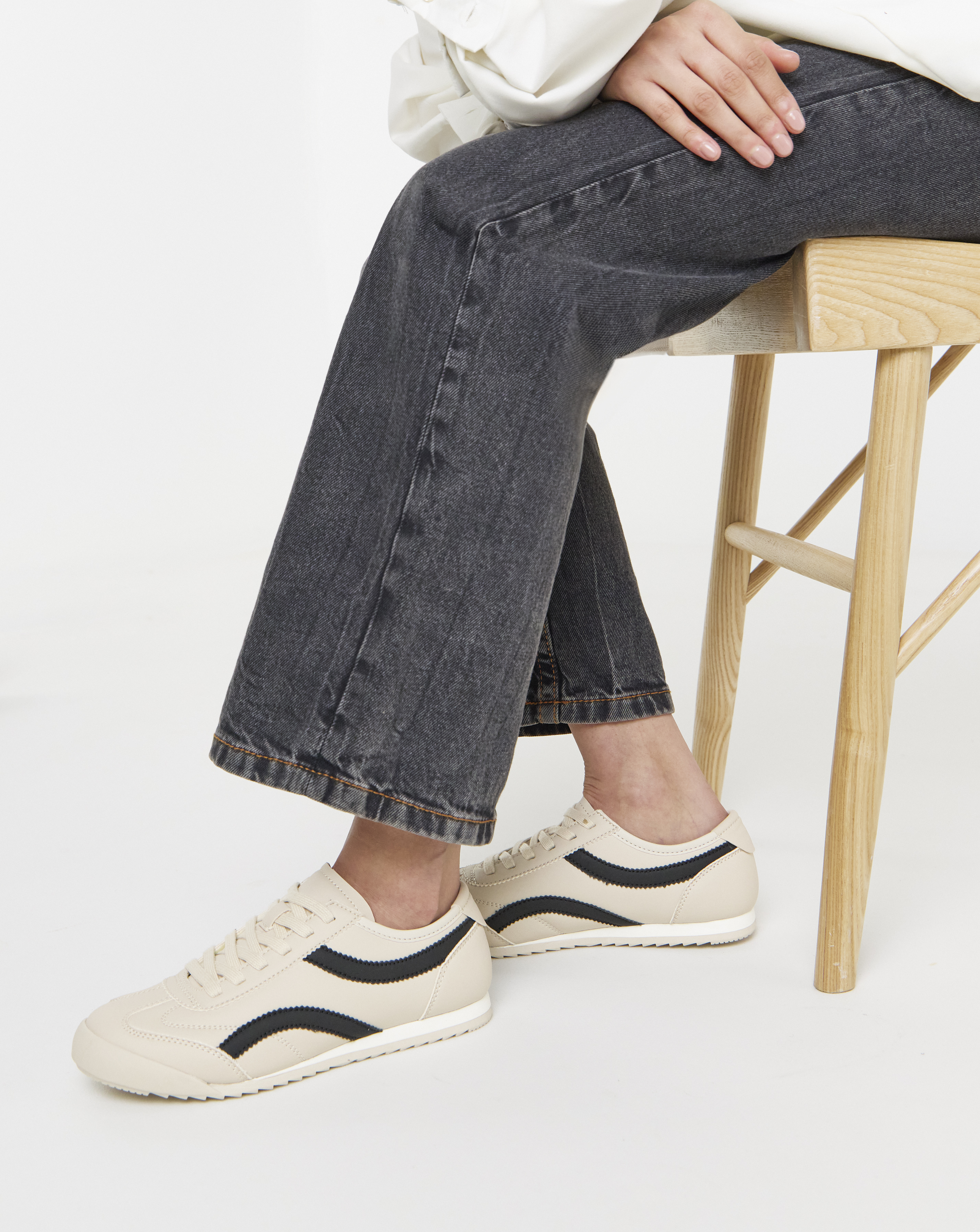 Retro Slimline Trainer EEE Fit