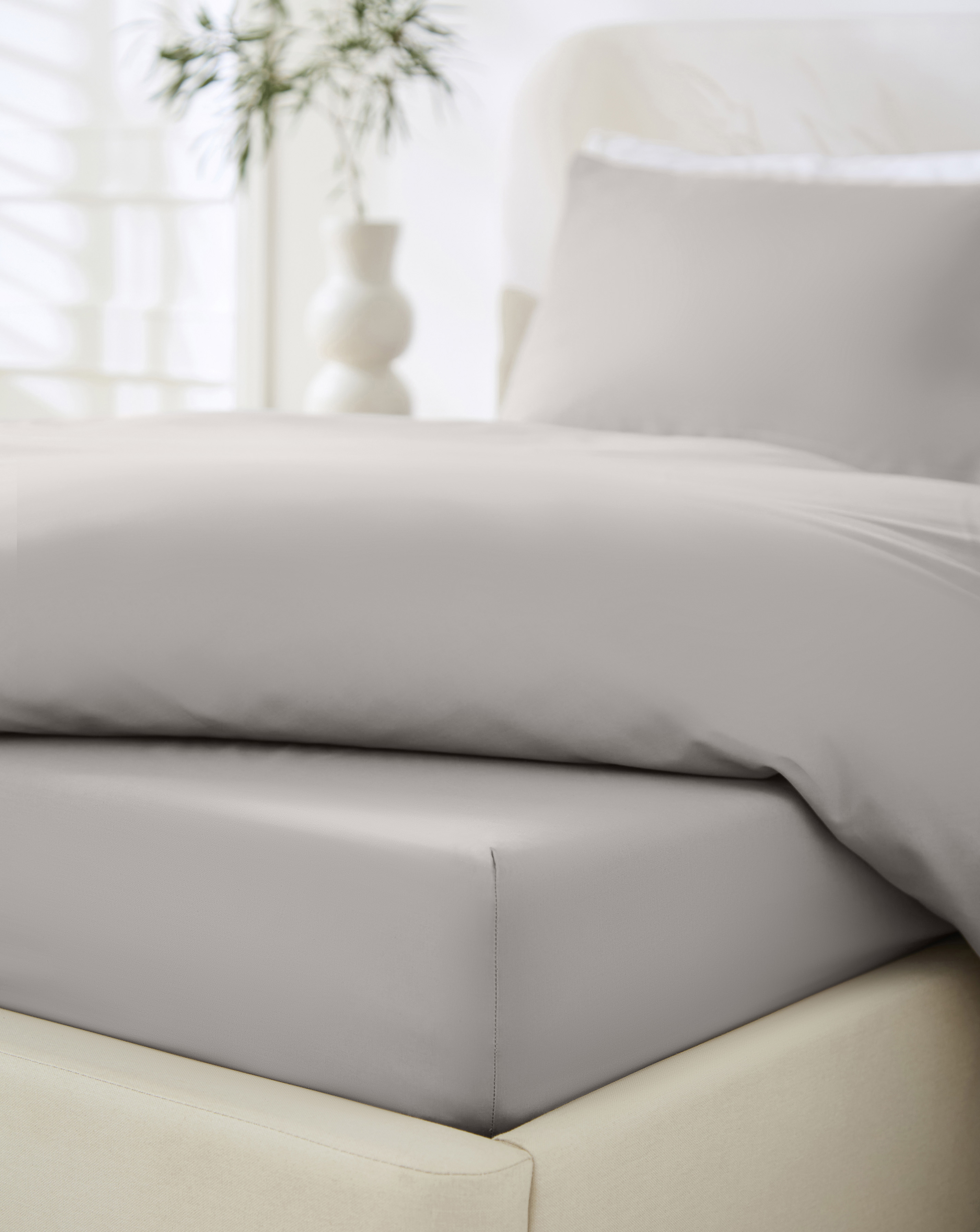 Non Iron Plain Dye 30cm Fitted Sheet