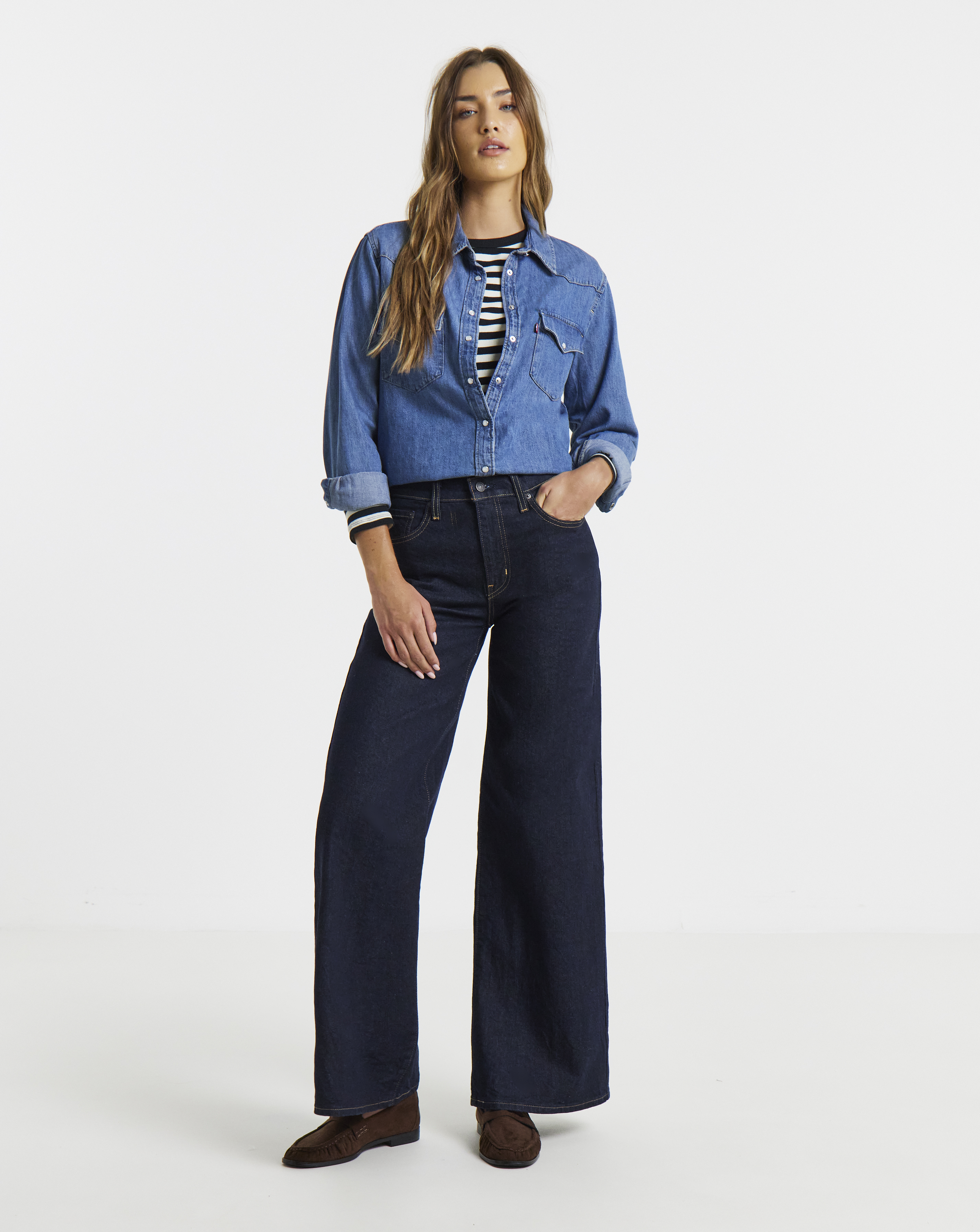 New In - Levi's High Rise Wide Leg Jeans