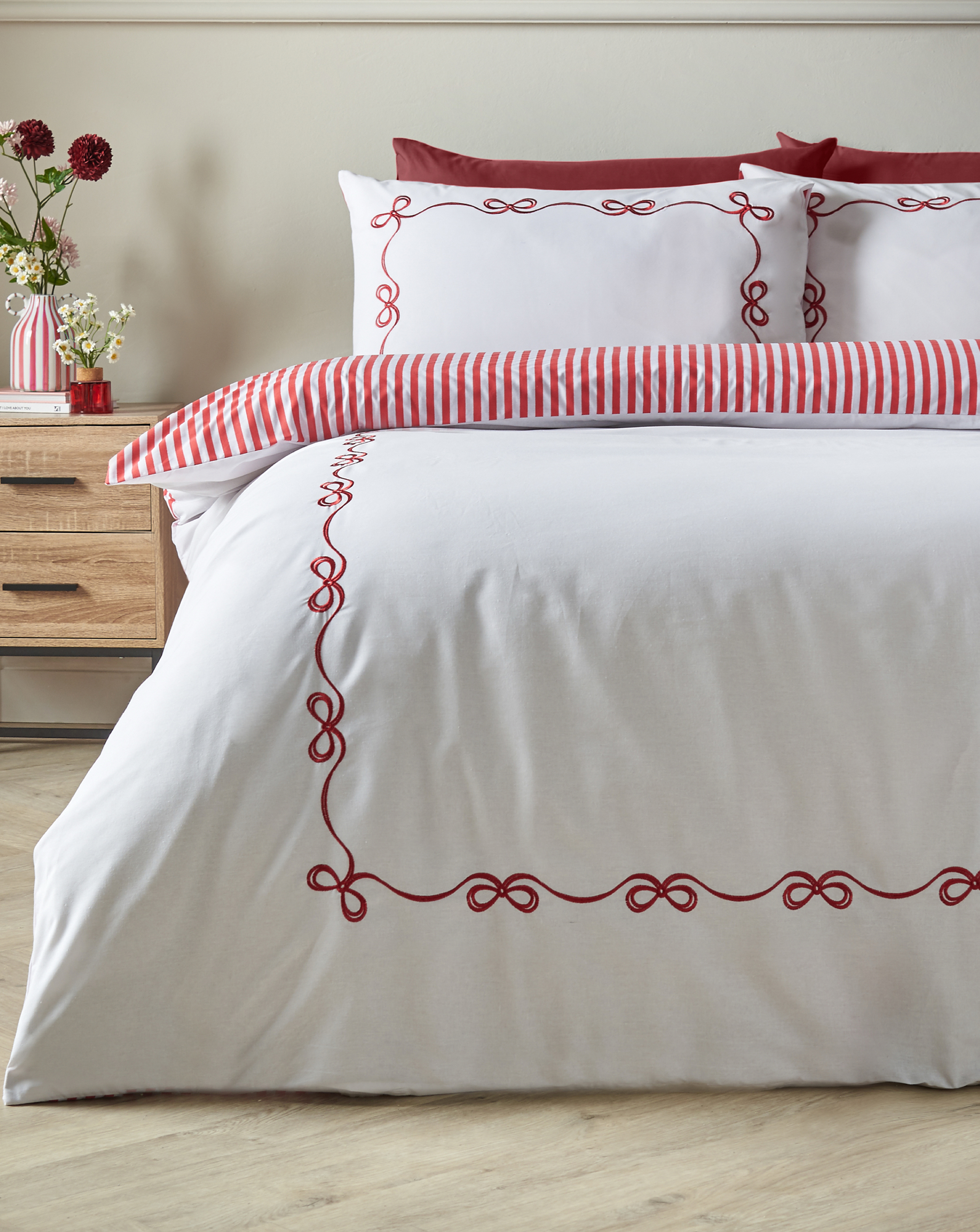 CL Bow Embroidery Duvet Set WHT/RED