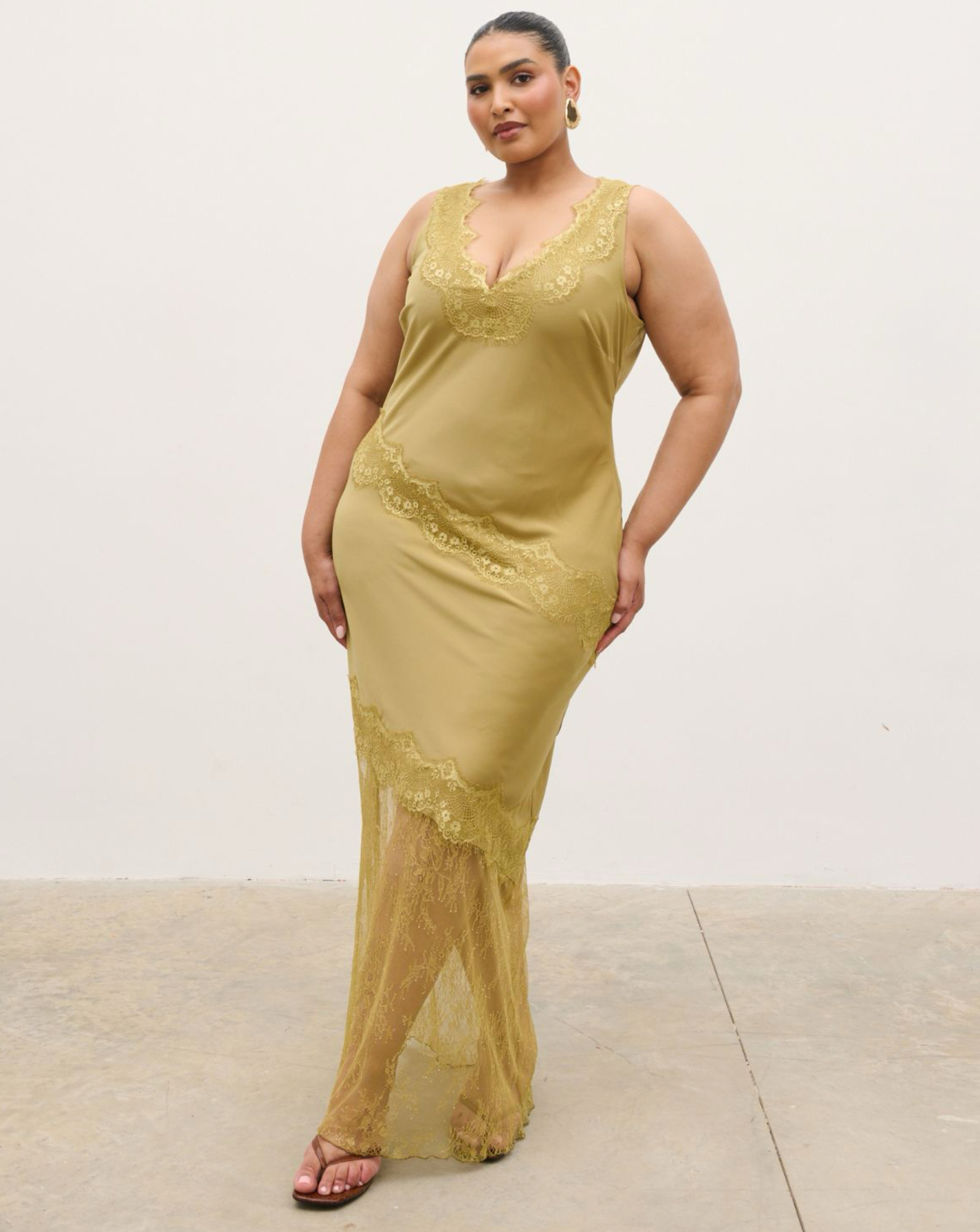 Pretty Lavish Roblin Lace Maxi Dress
