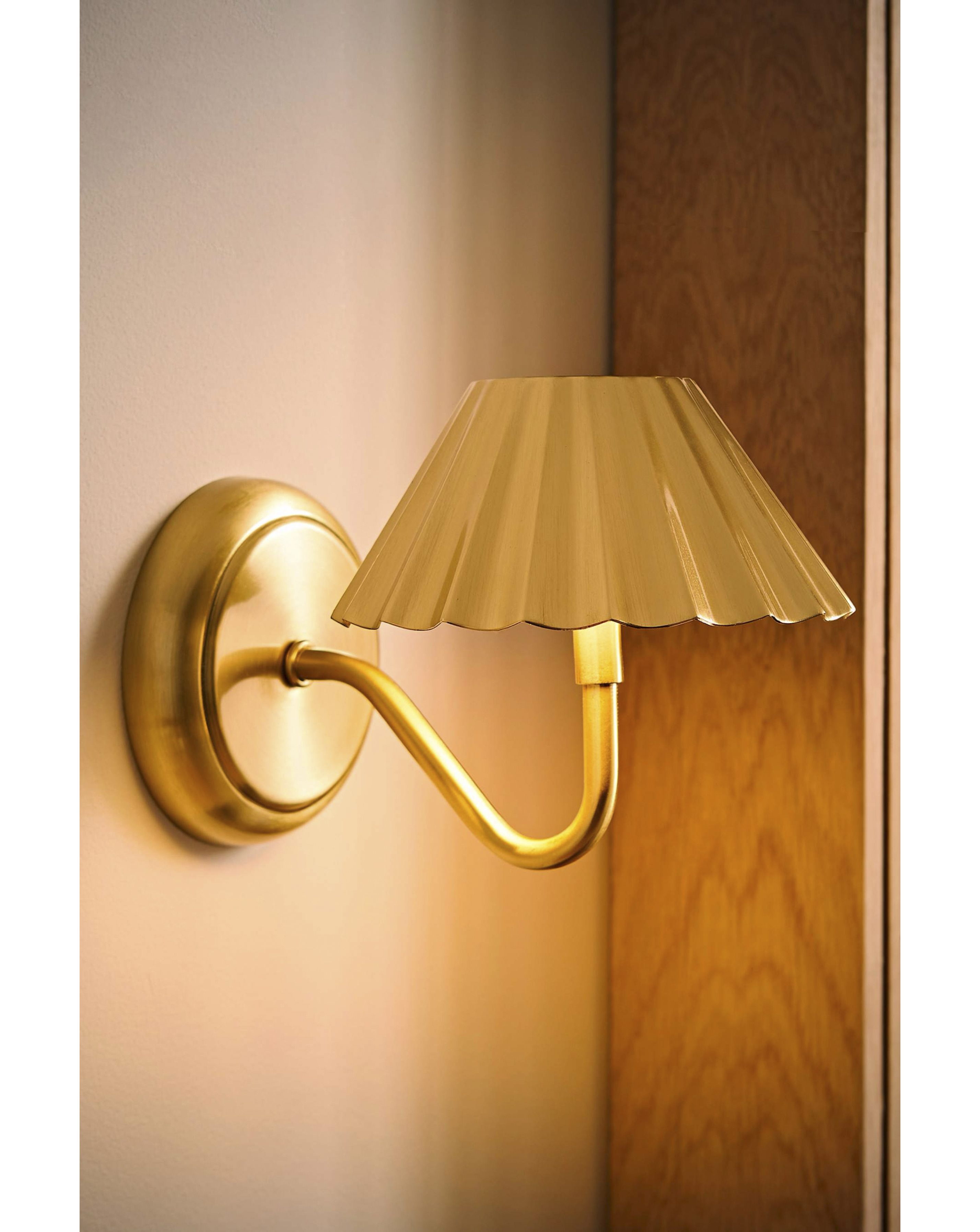 ValueLights Avery Gold Rechargeable Easy Fit LED Wall Light