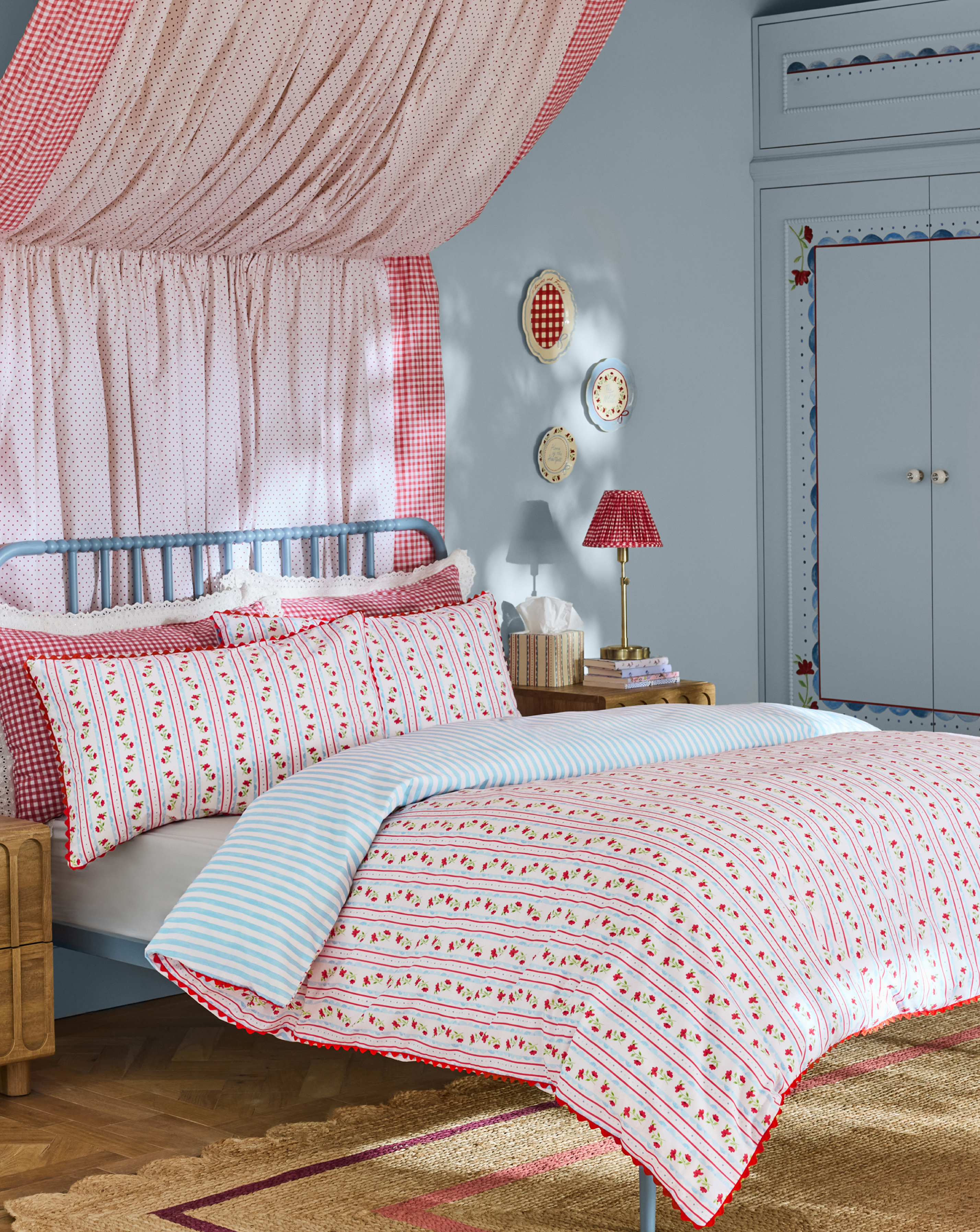 CK Treasure Stripe Duvet Cover Set