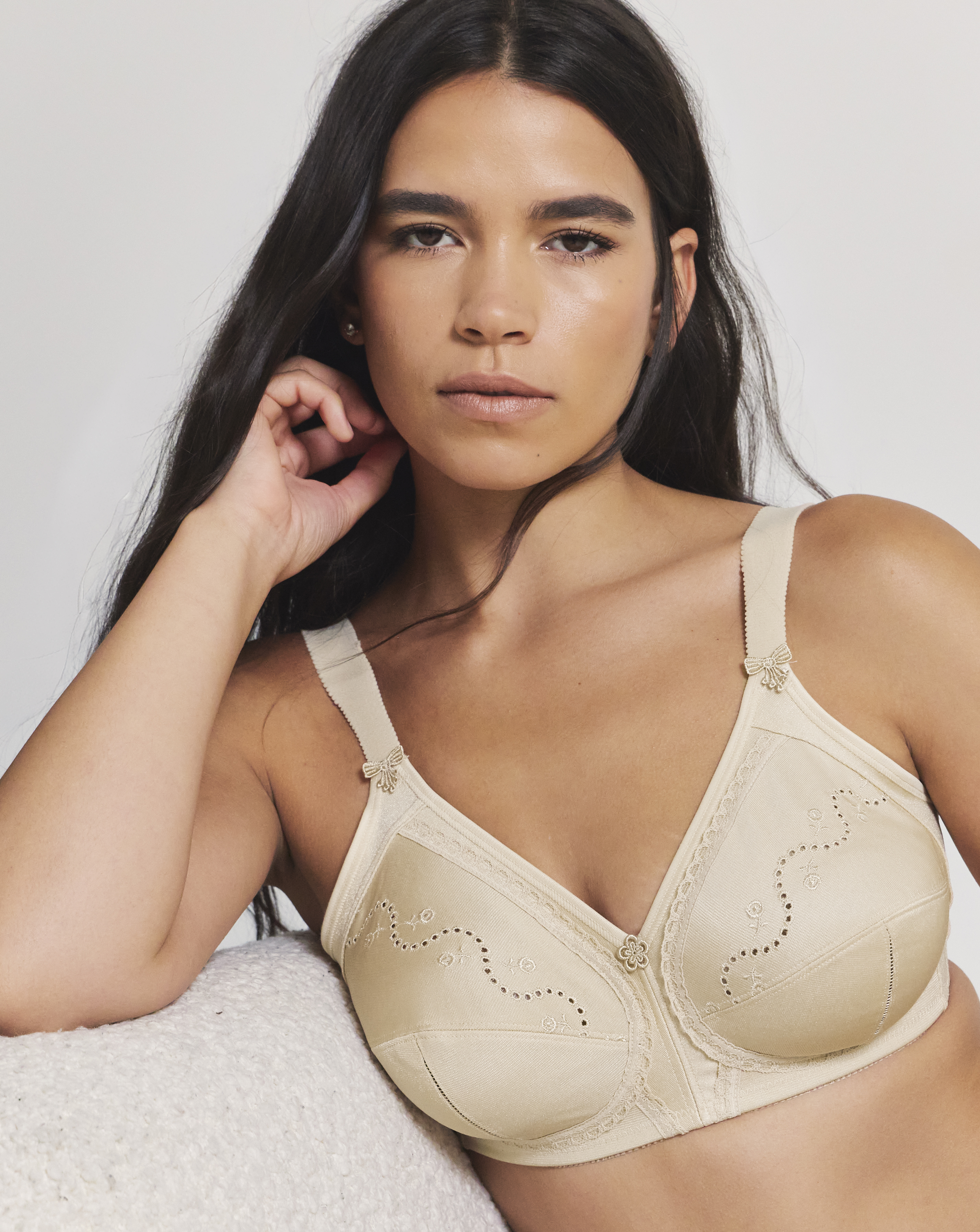 Triumph - Delicate Doreen Skin Tone Non Wired Womens Bra - 34B