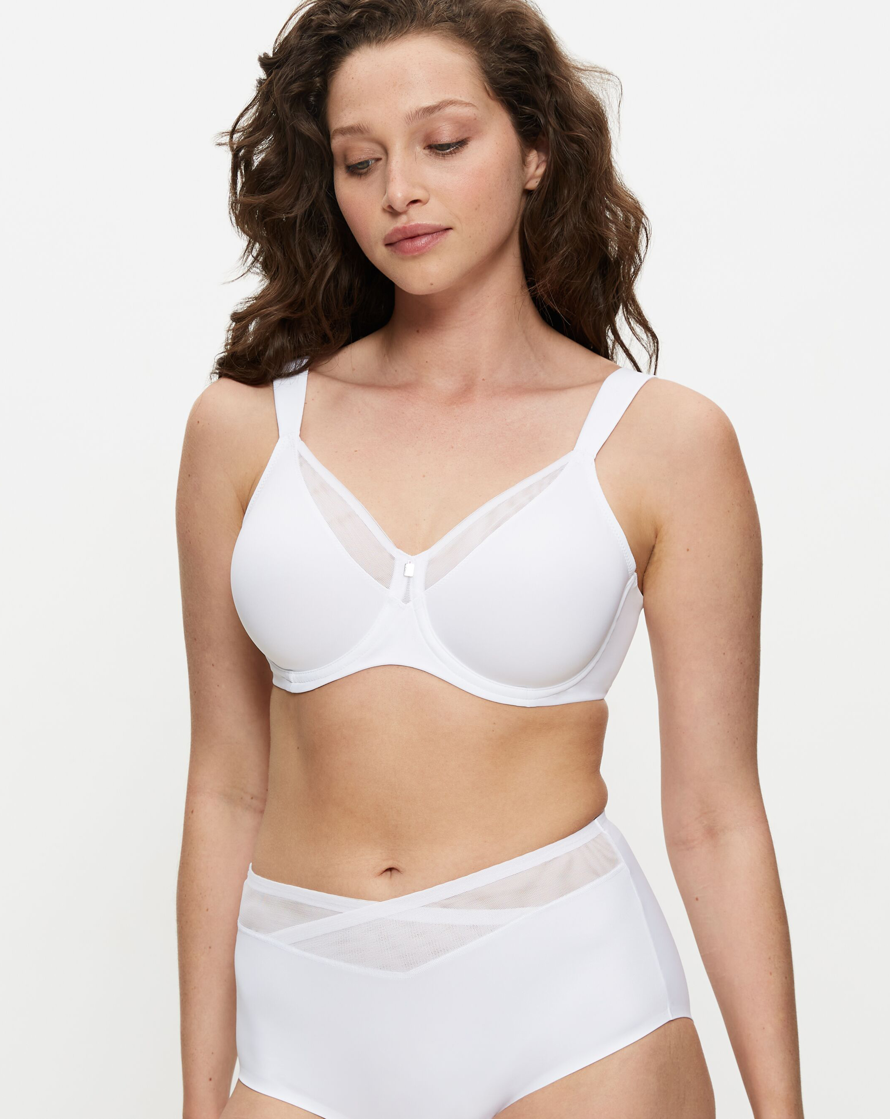 Triumph Shape Sensation Minimiser Bra - White - Size 32C - Women's