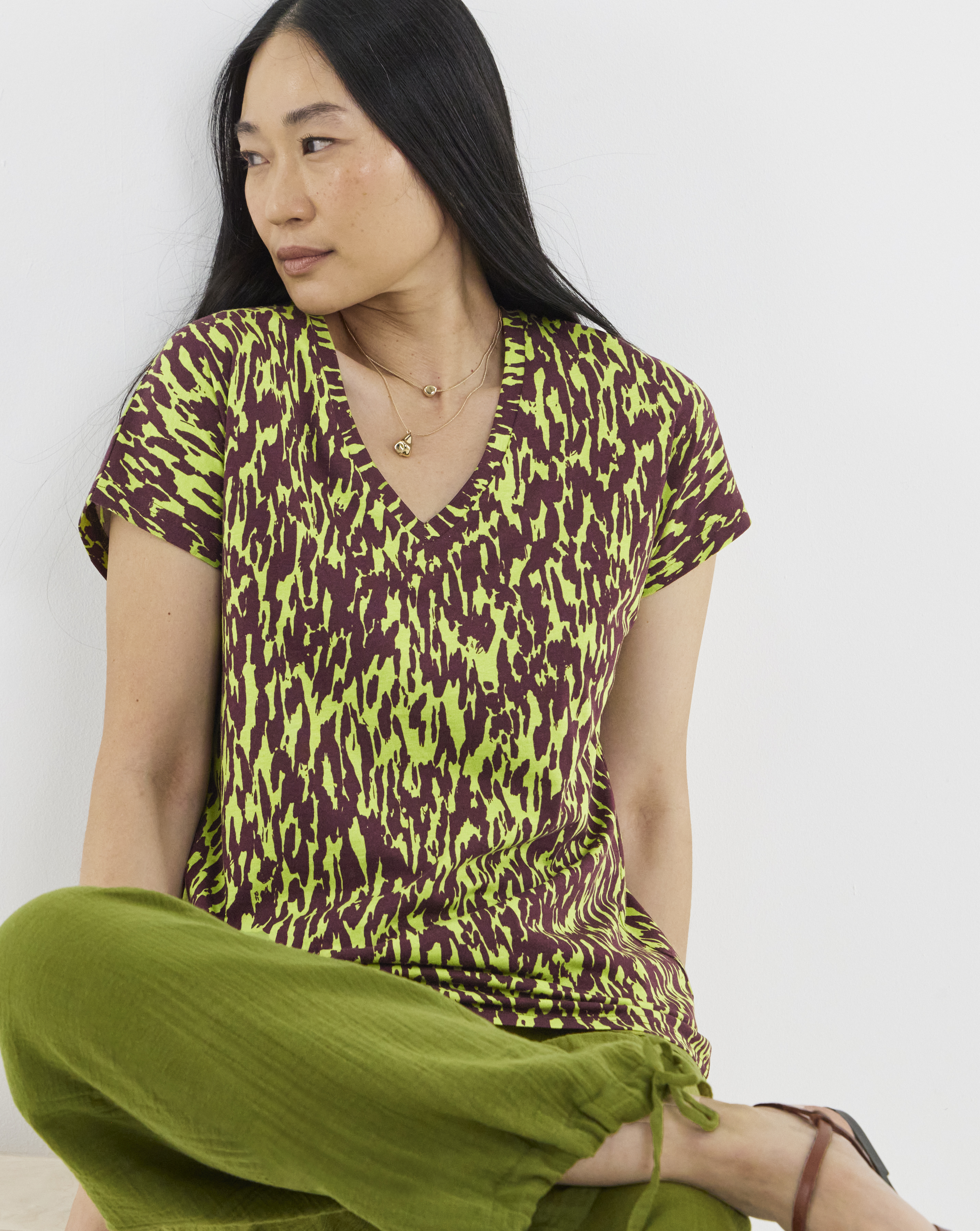 New In - The V Neck T-Shirt