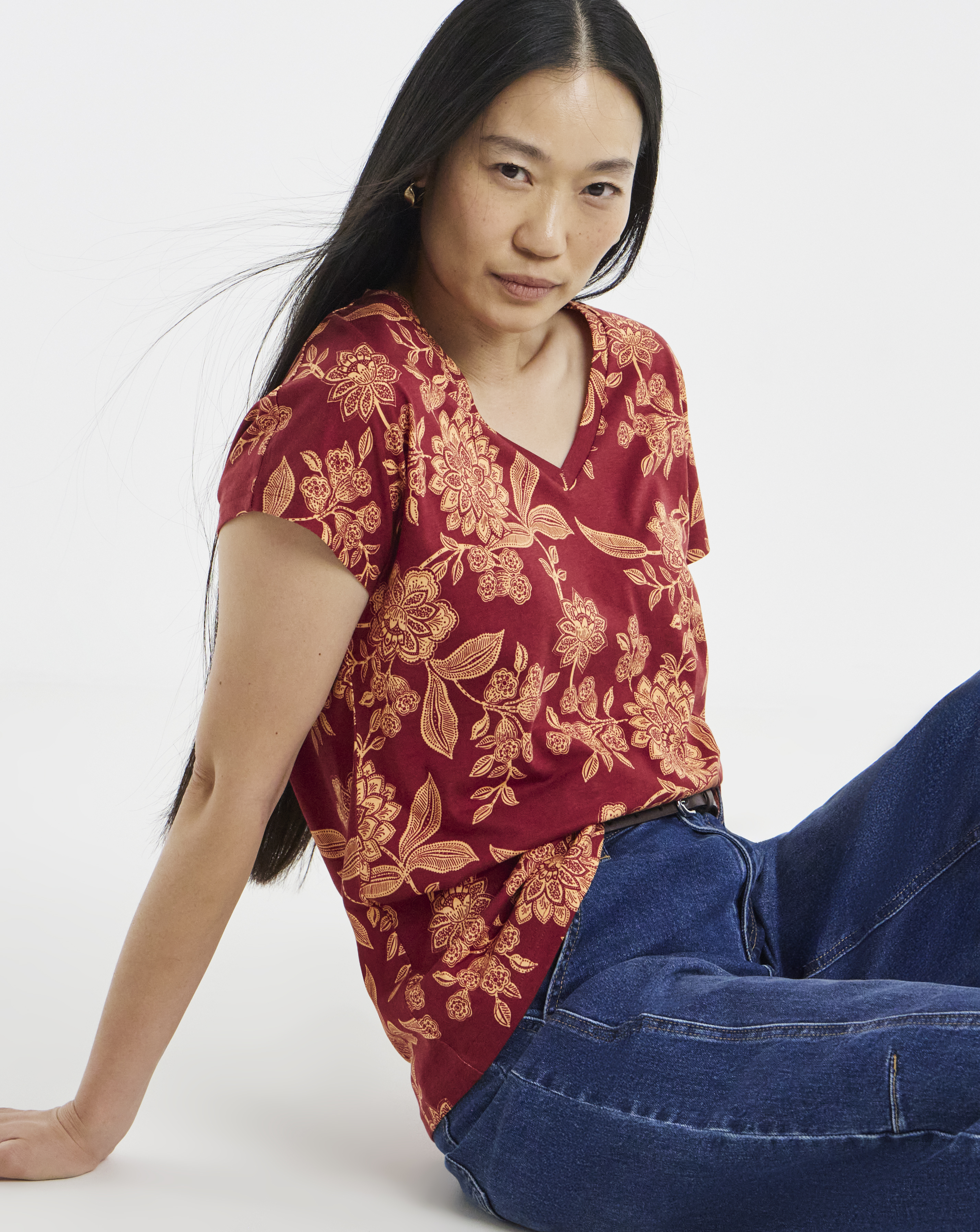 New In - The V Neck T-Shirt