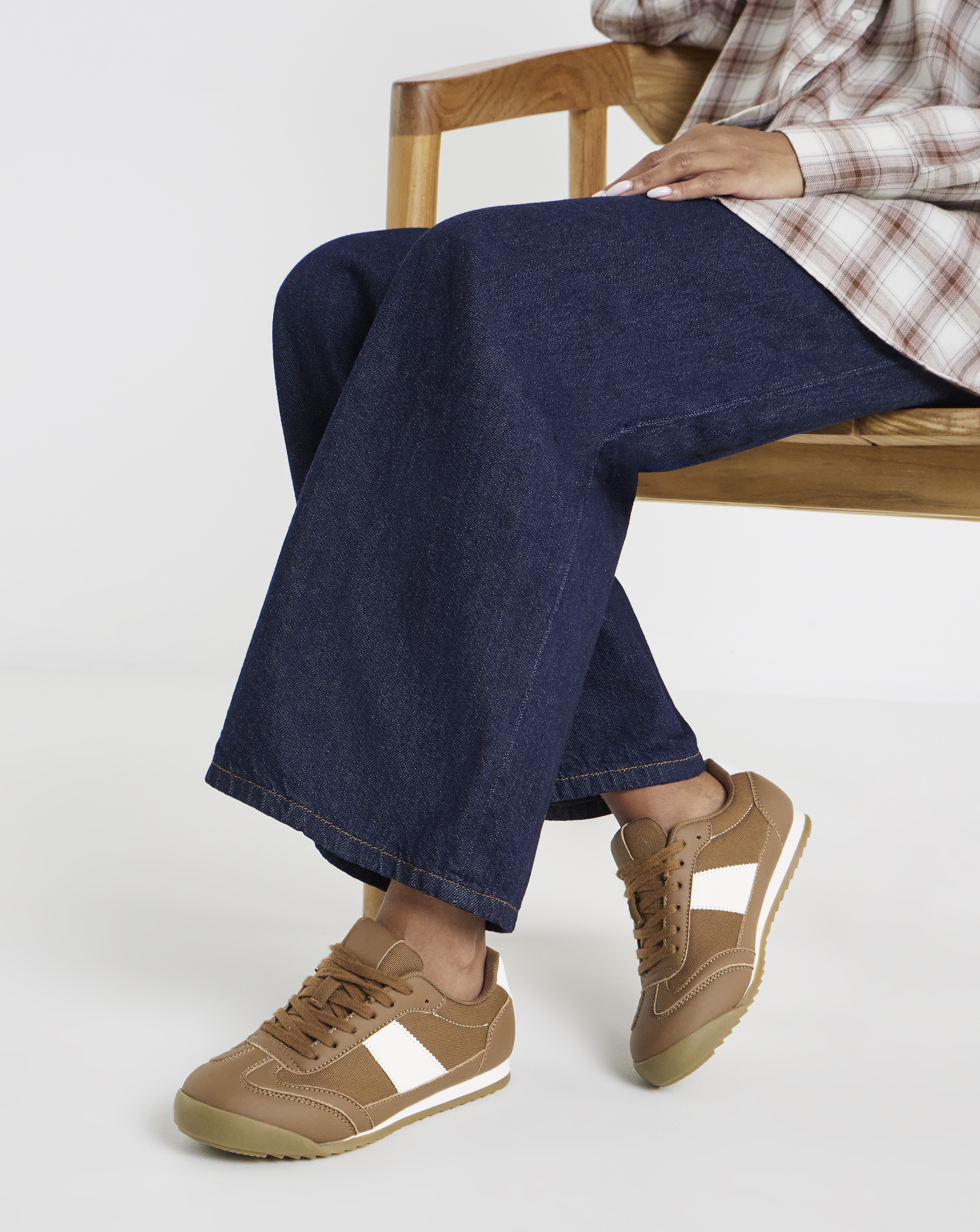 Storm Classic Retro Trainer - Wide Fit (E)