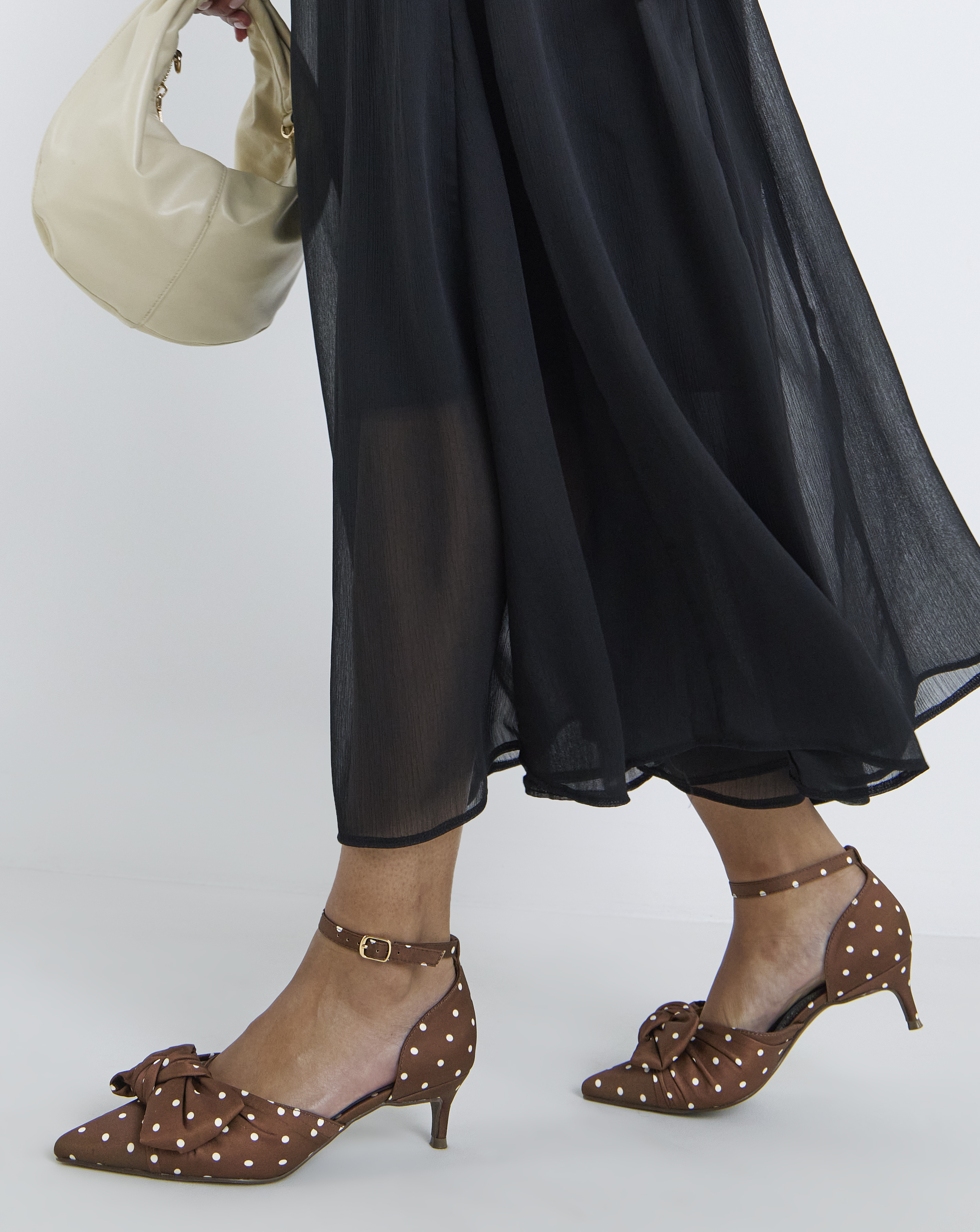 New In - Two Part Bow Pointed Heel Wide