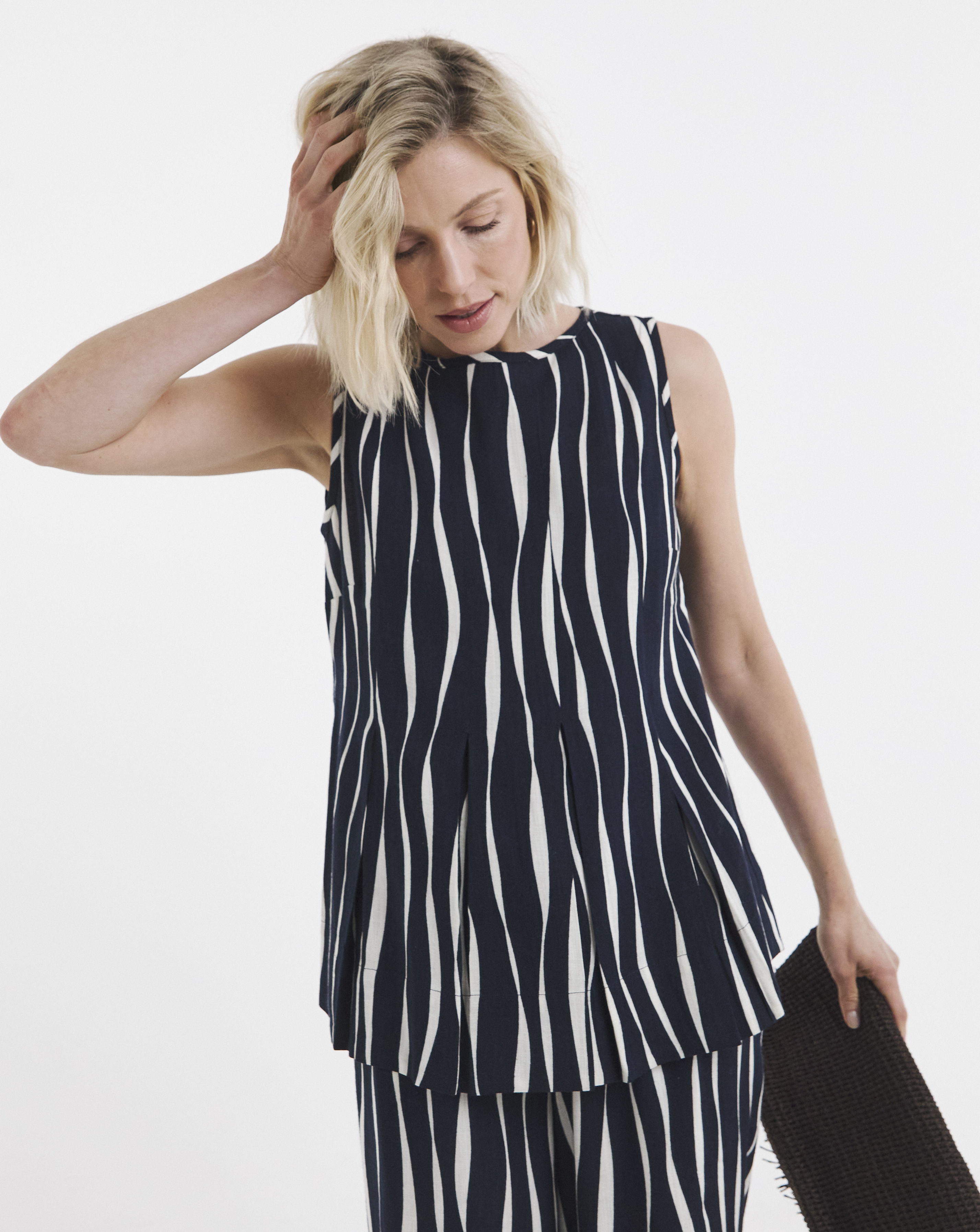 New In - Linen Mix Pleated Shell Top