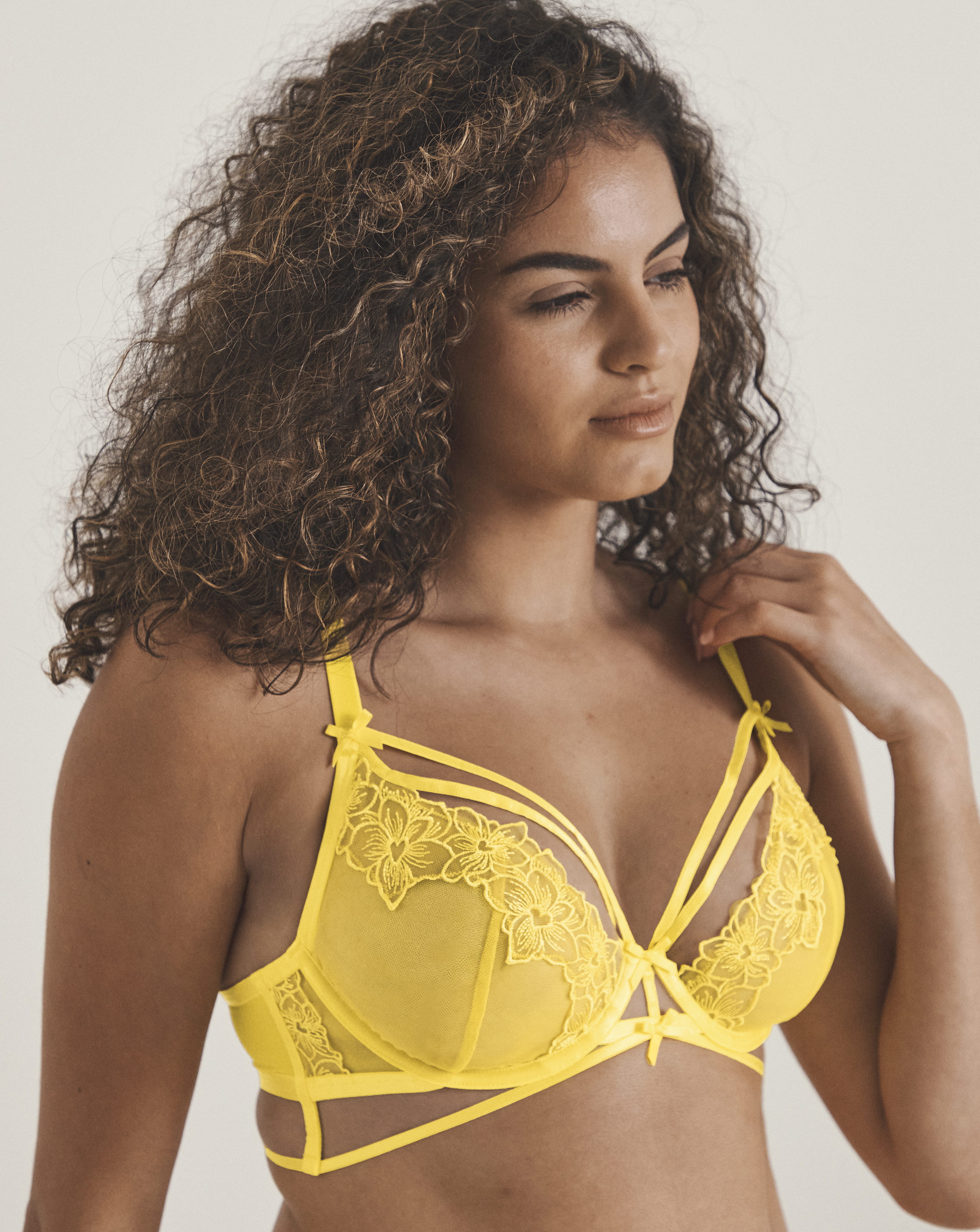 New In - Ann Summers Floral Non Padded Plunge