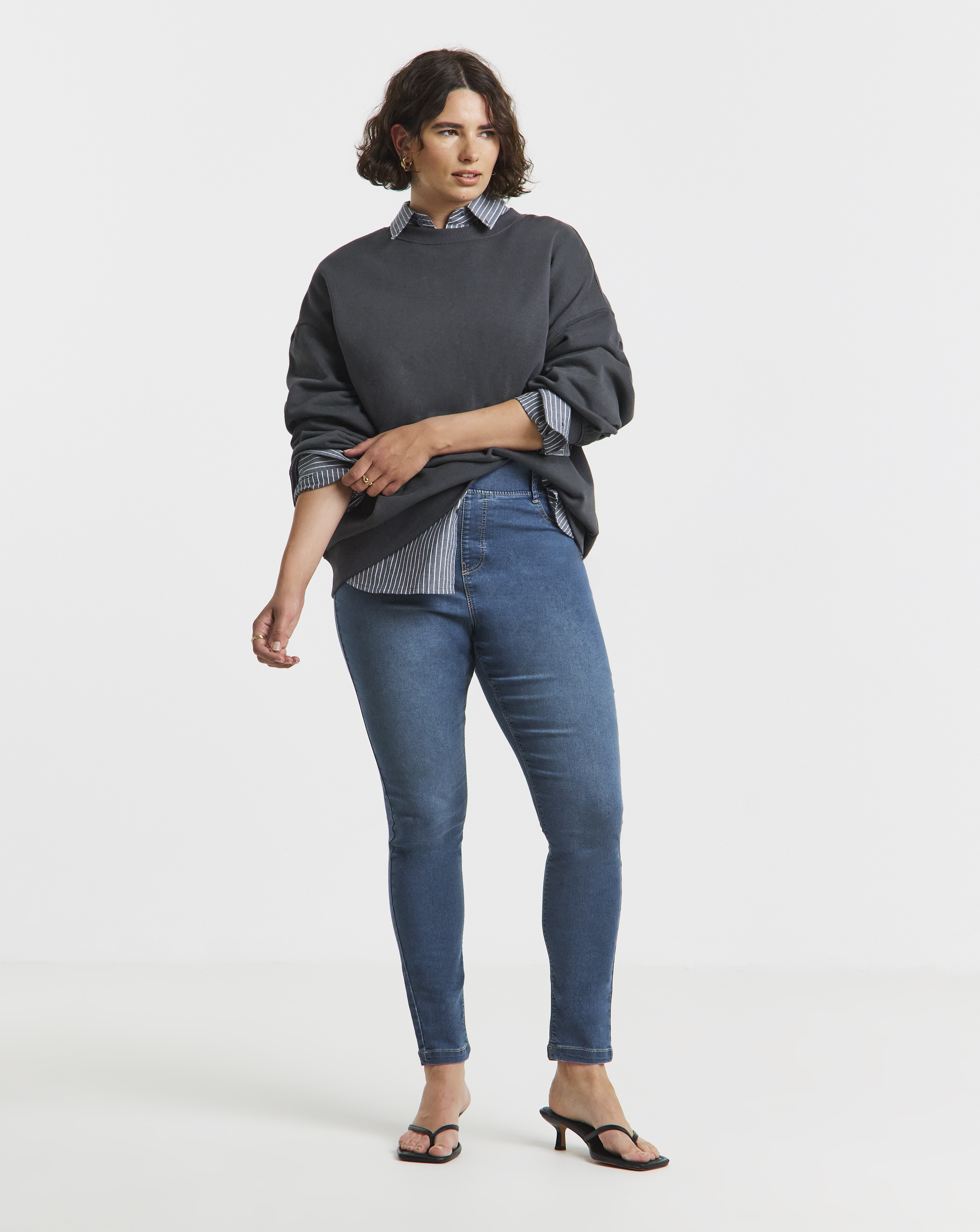 Mid Wash Skinny Pull On Jeggings