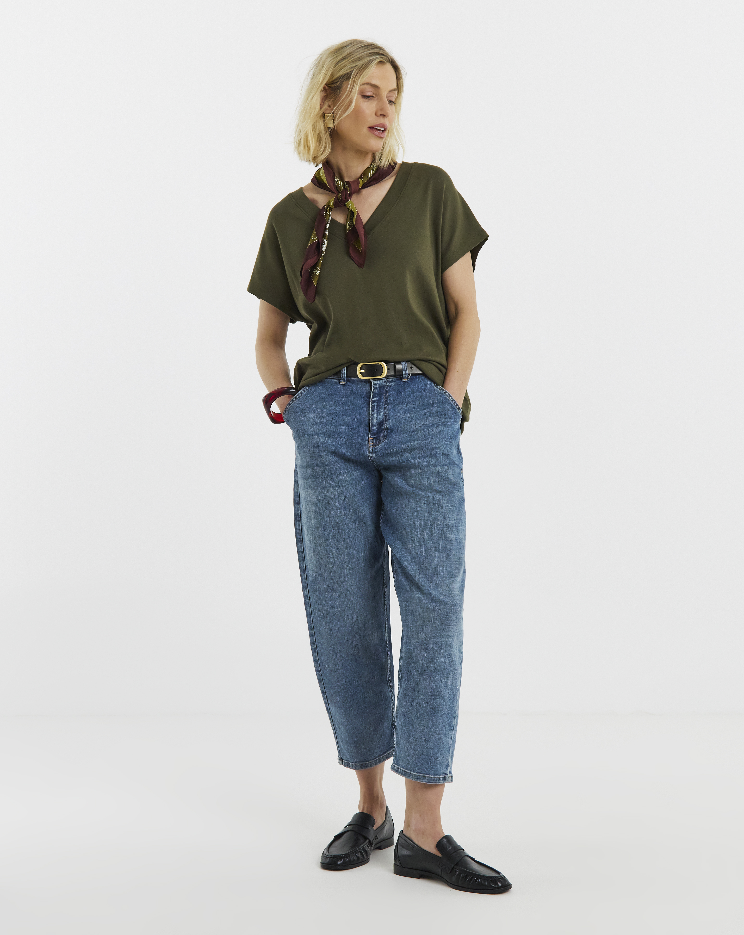 Mid Blue Barrel Leg Jean