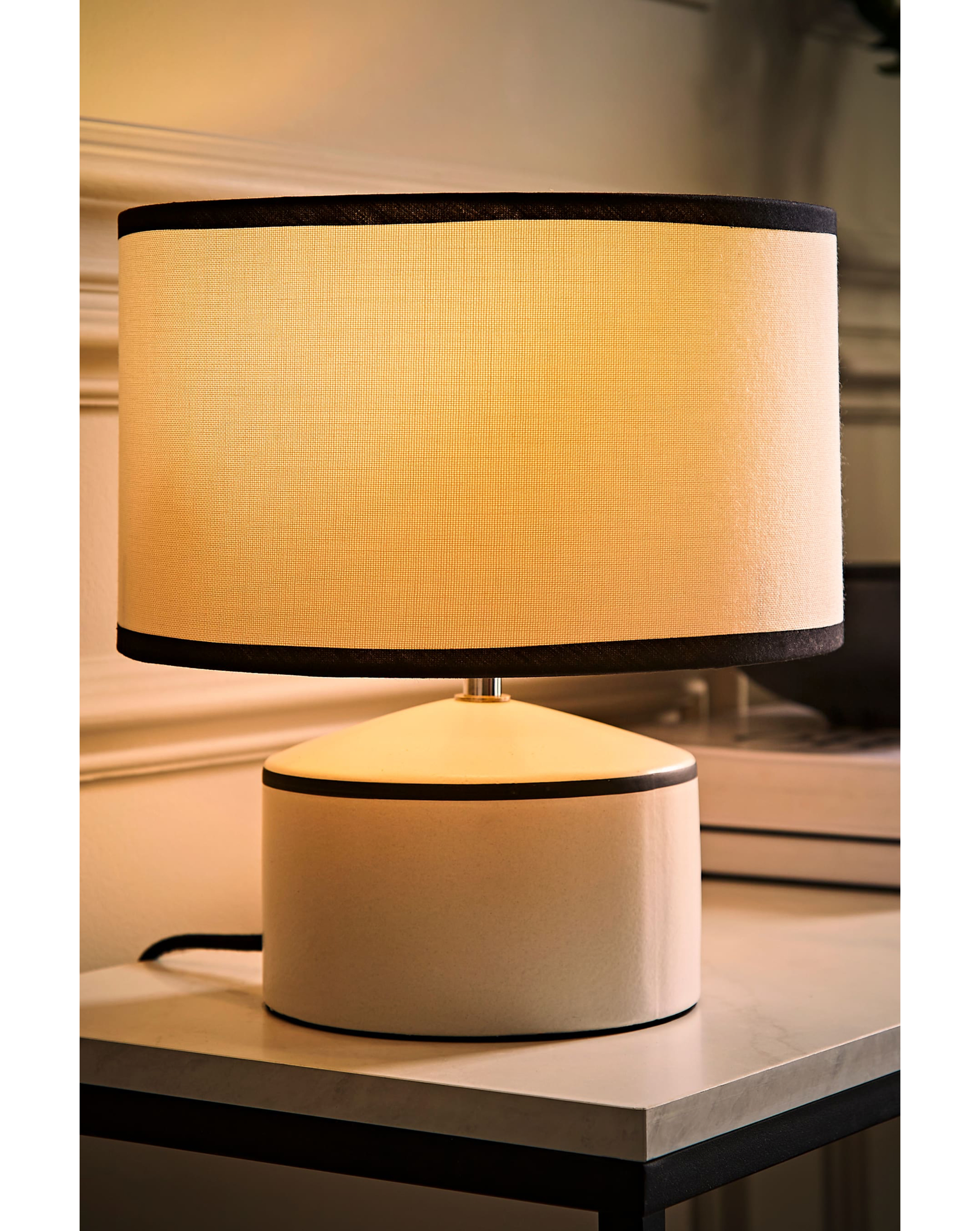 ValueLights Julia Ceramic Trim Table Light