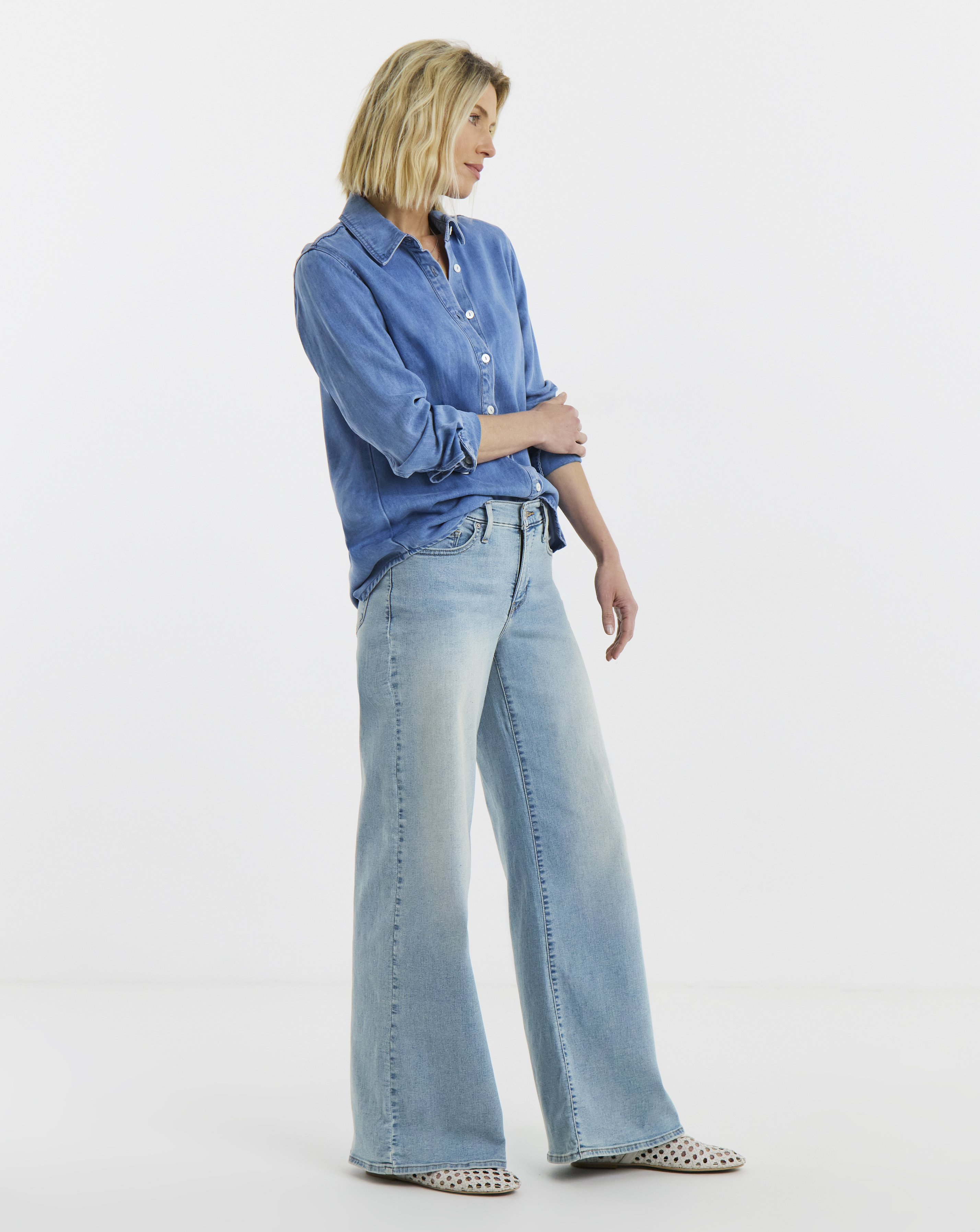 Levi's|Levis Light Wash Levi's 318 Shaping Wide Leg Jeans - Levi's - 30/30 30/30