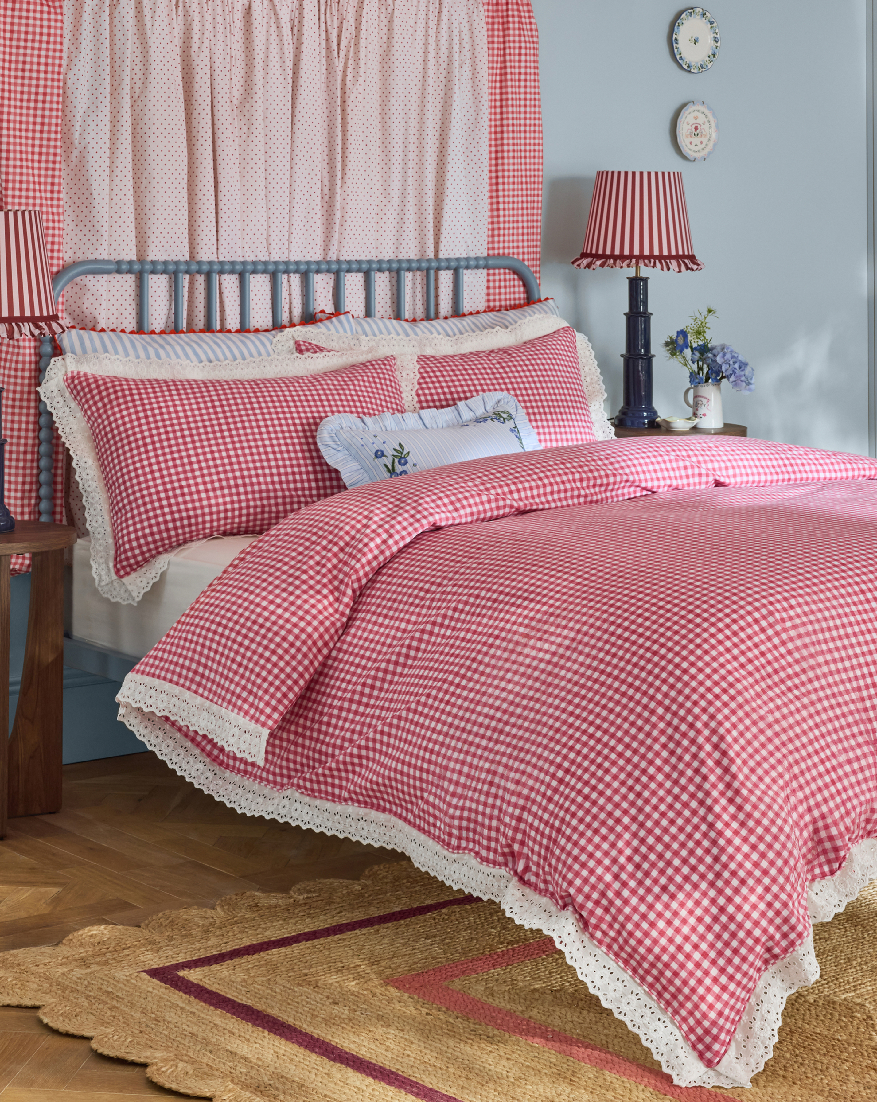 CK Painted Gingham Lace Duvet Set RED